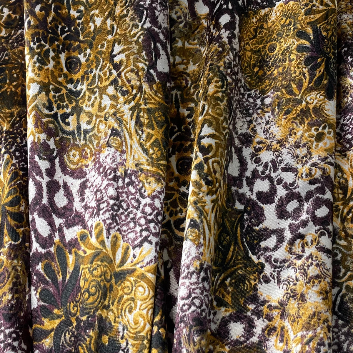 Cetim Estampado Animal Print Dourado