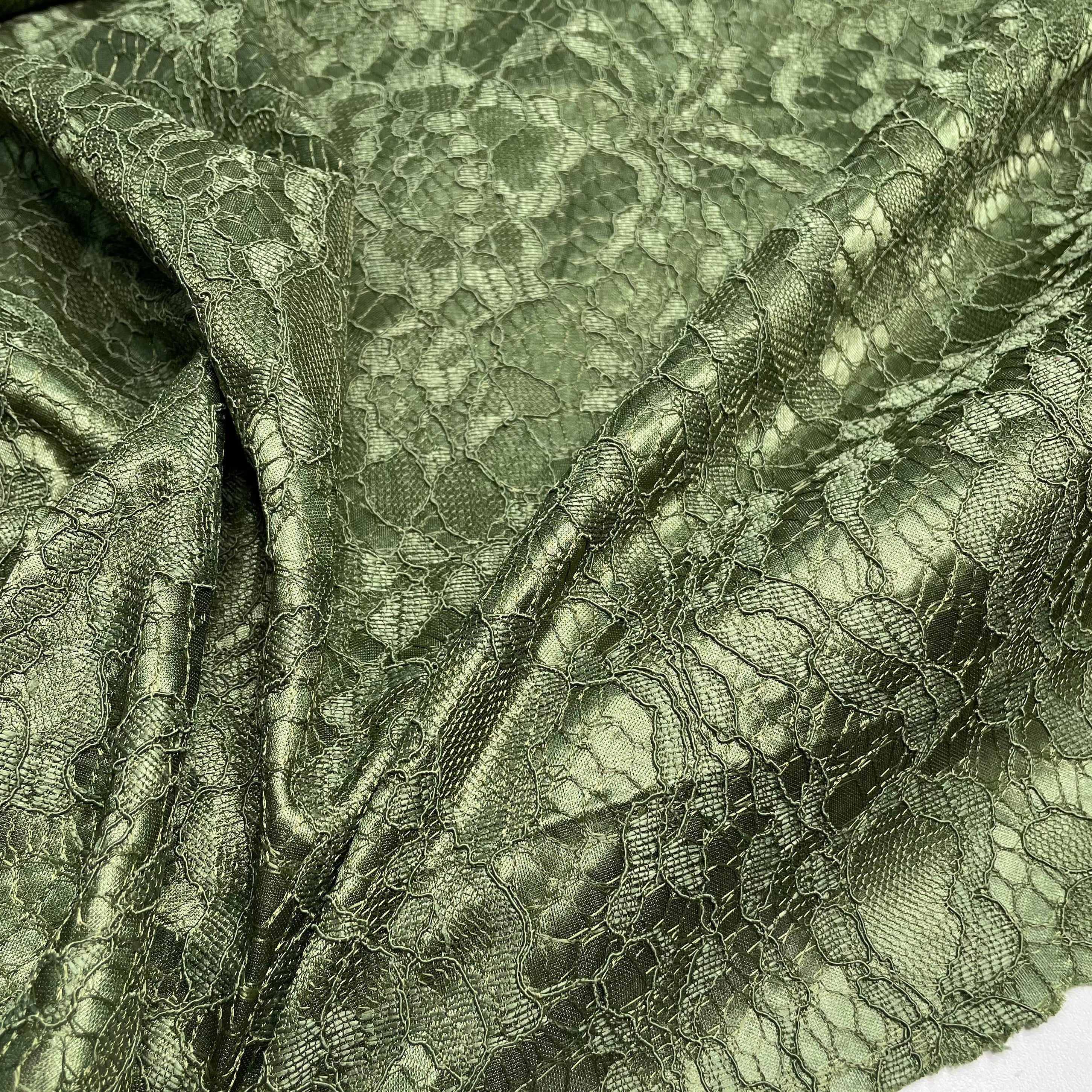Renda Hope Lace Dublada com Cetim Verde Musgo