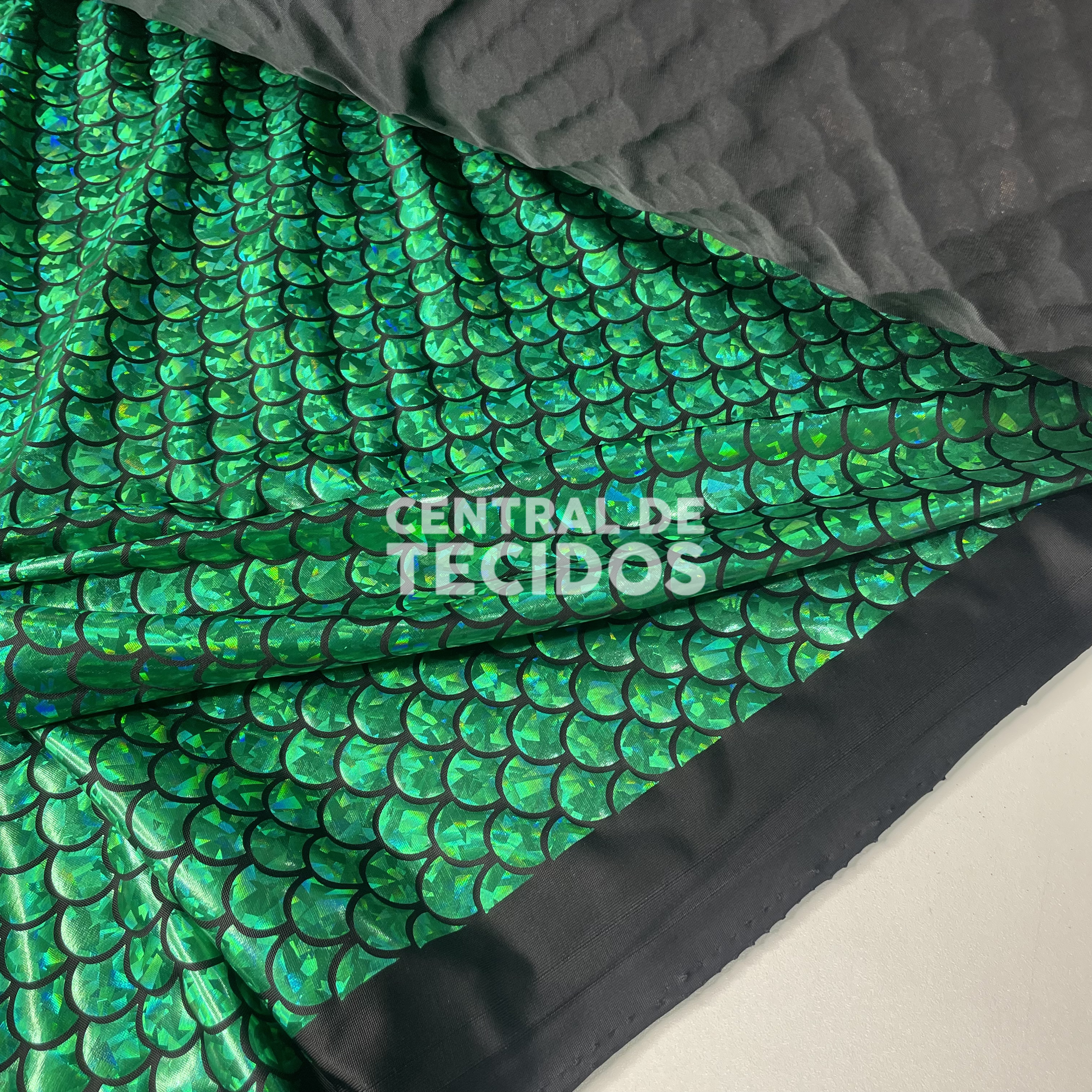 Malha Laminada Sereia Holográfica Verde