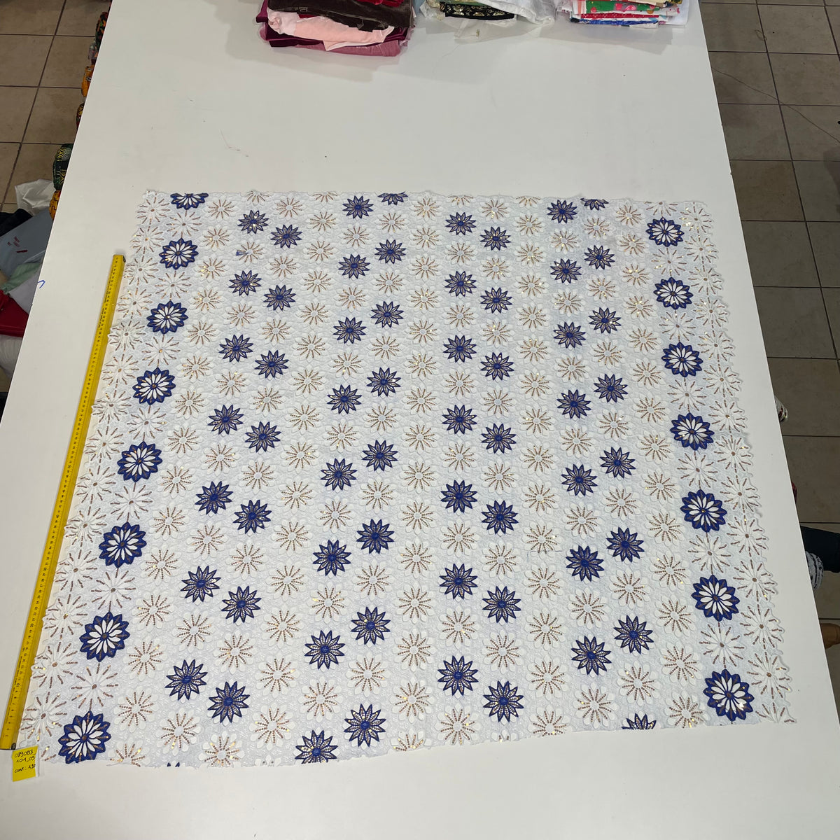 Guipir Luanda Azul e Branco - Comprimento: 1,30m X Largura: 1,30m