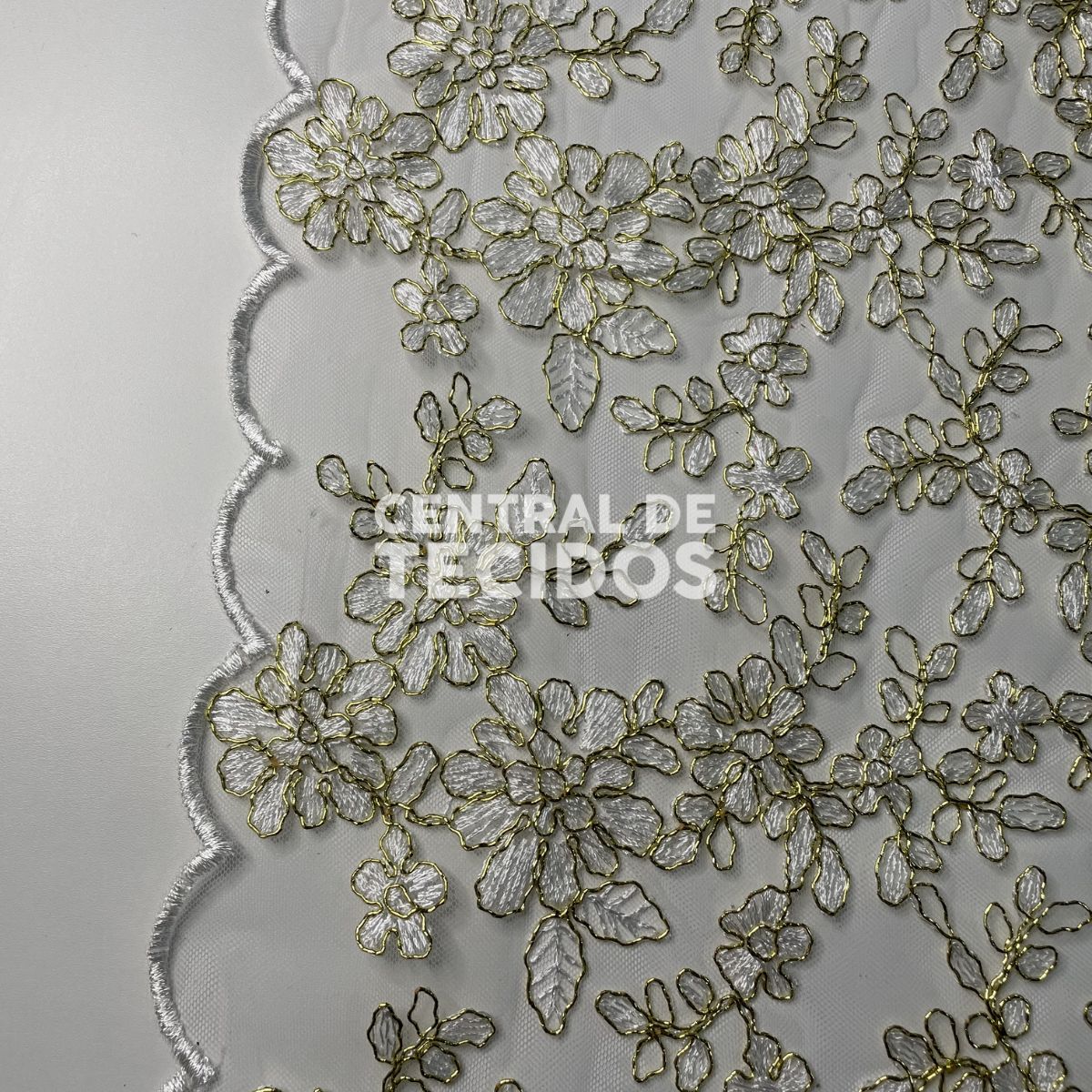 Tule Bordado Metálico GODESS 555 Branco e Dourado