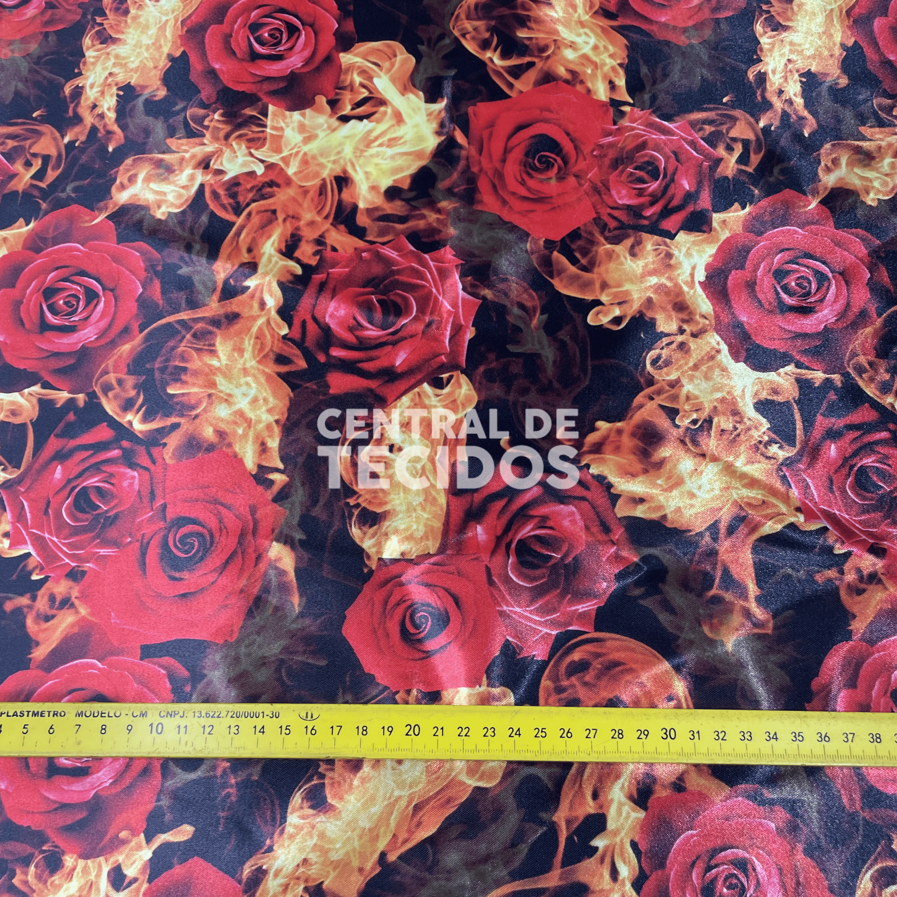 Cetim Estampado Digital Rosas e Fogo