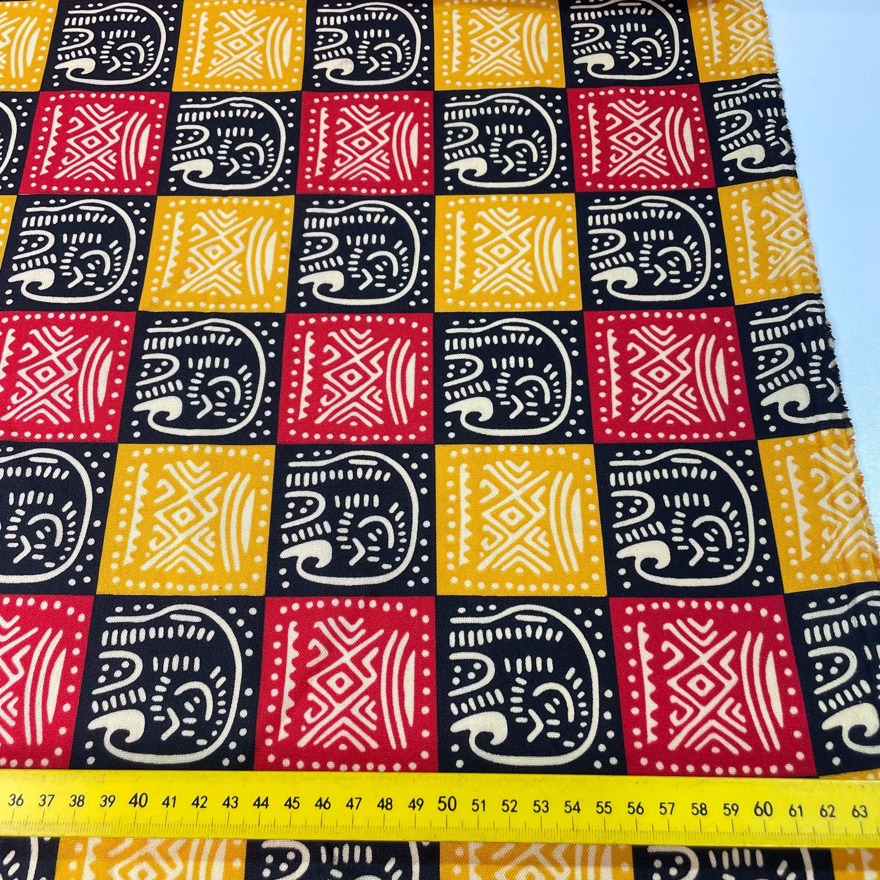 Oxford Étnico Mosaico Tribal Amarelo Vermelho e Preto