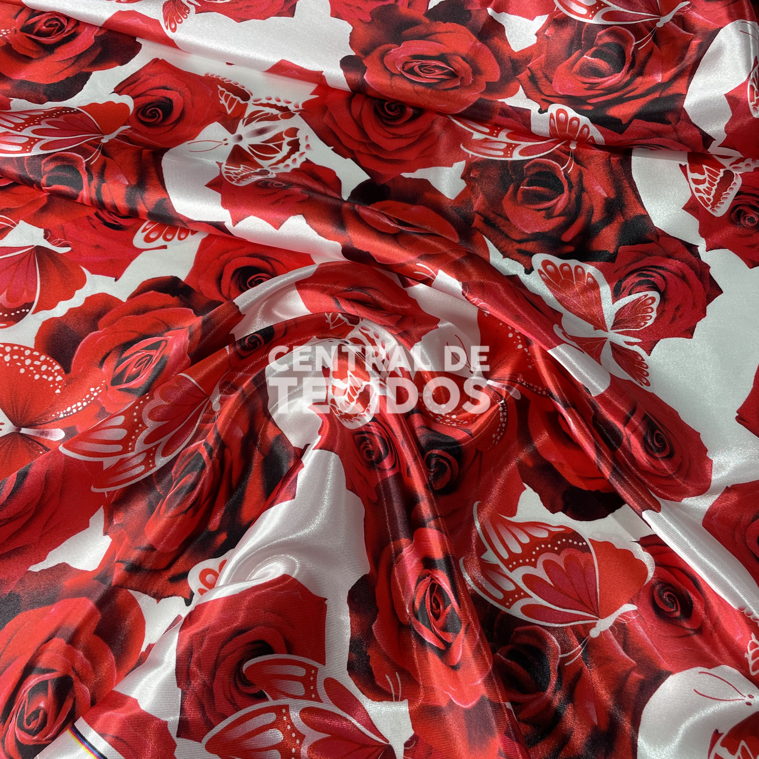 Cetim Rosas e Borboletas Vermelhas Fundo Branco