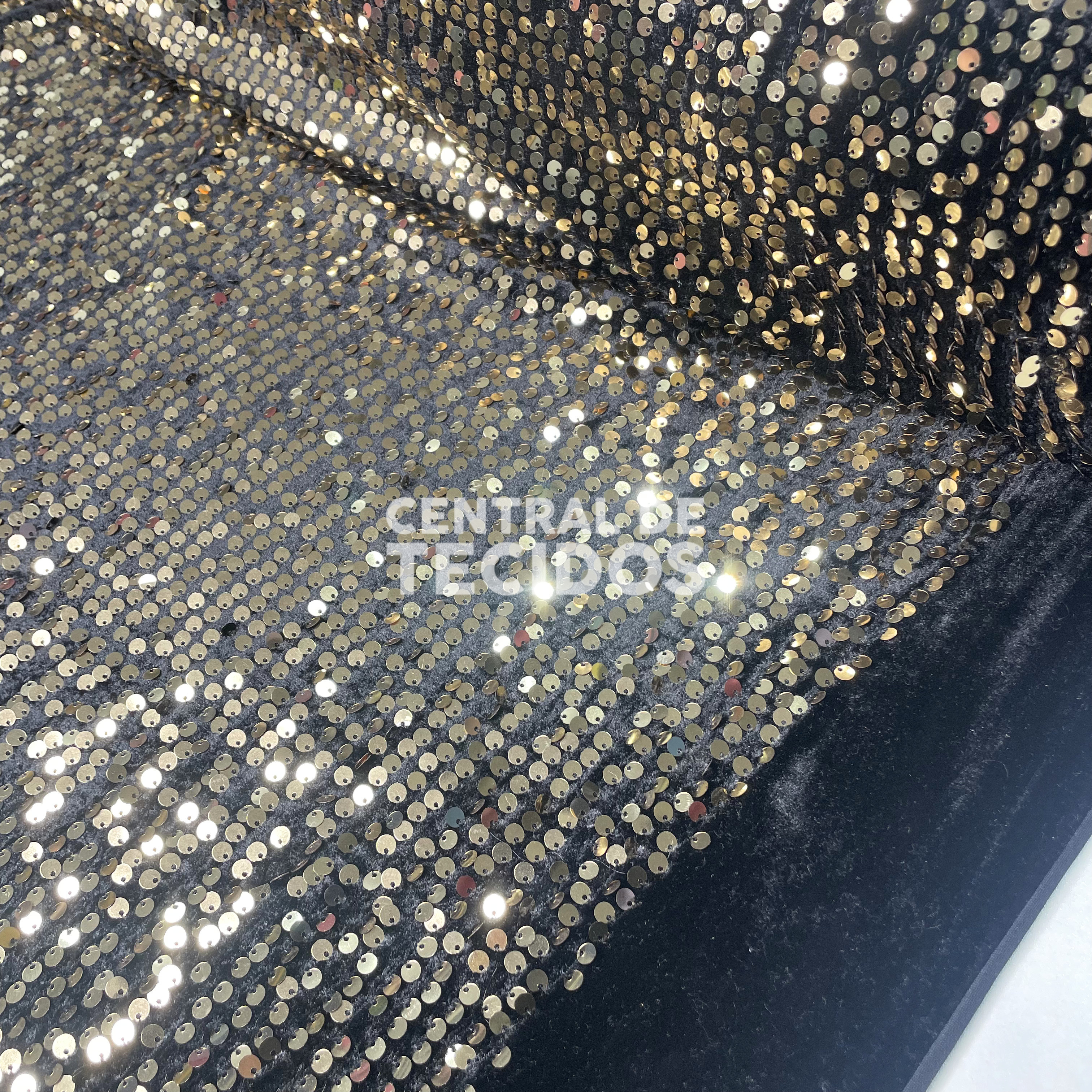 Veludo Paetê Preto e Dourado