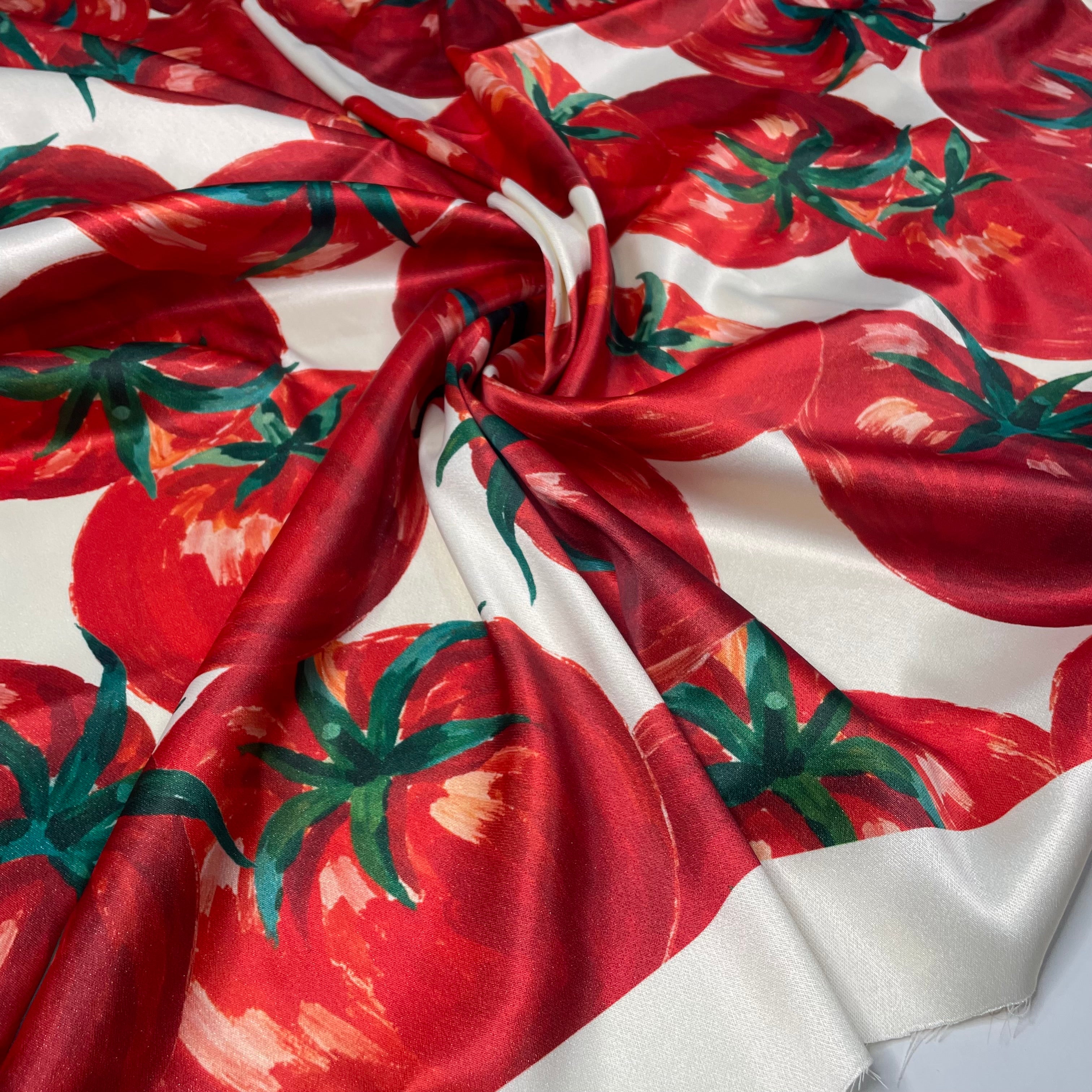 Crepe Satin Tomates Grandes Fundo Liso Marfim