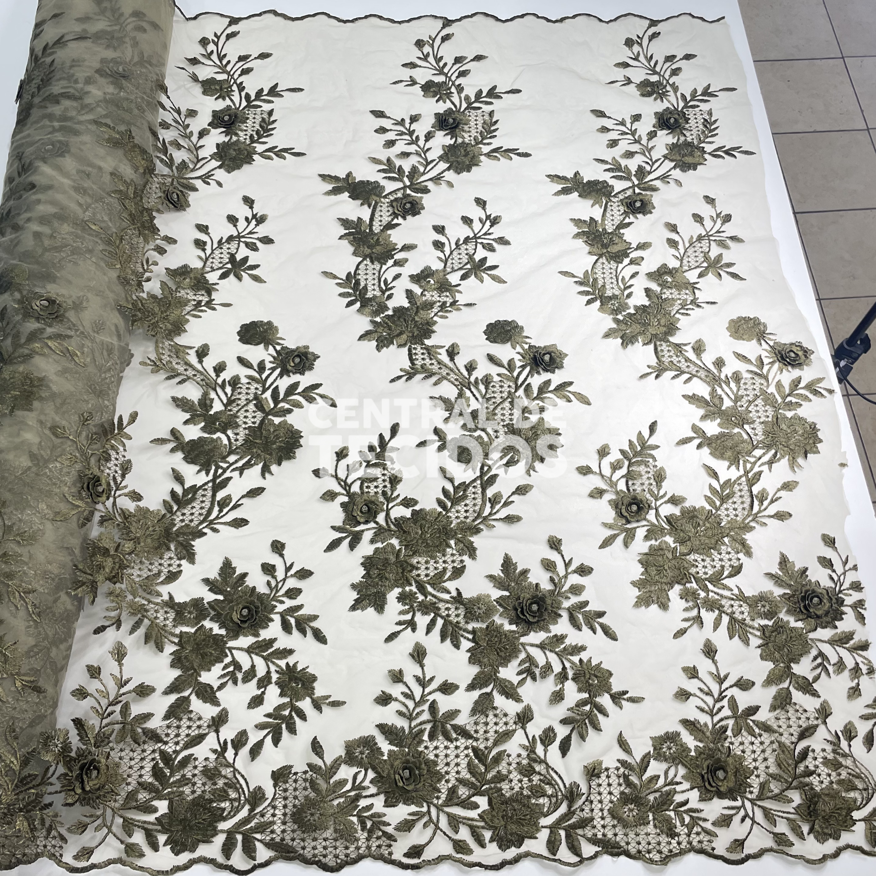 Tule Bordado 3D Floral Verde Musgo