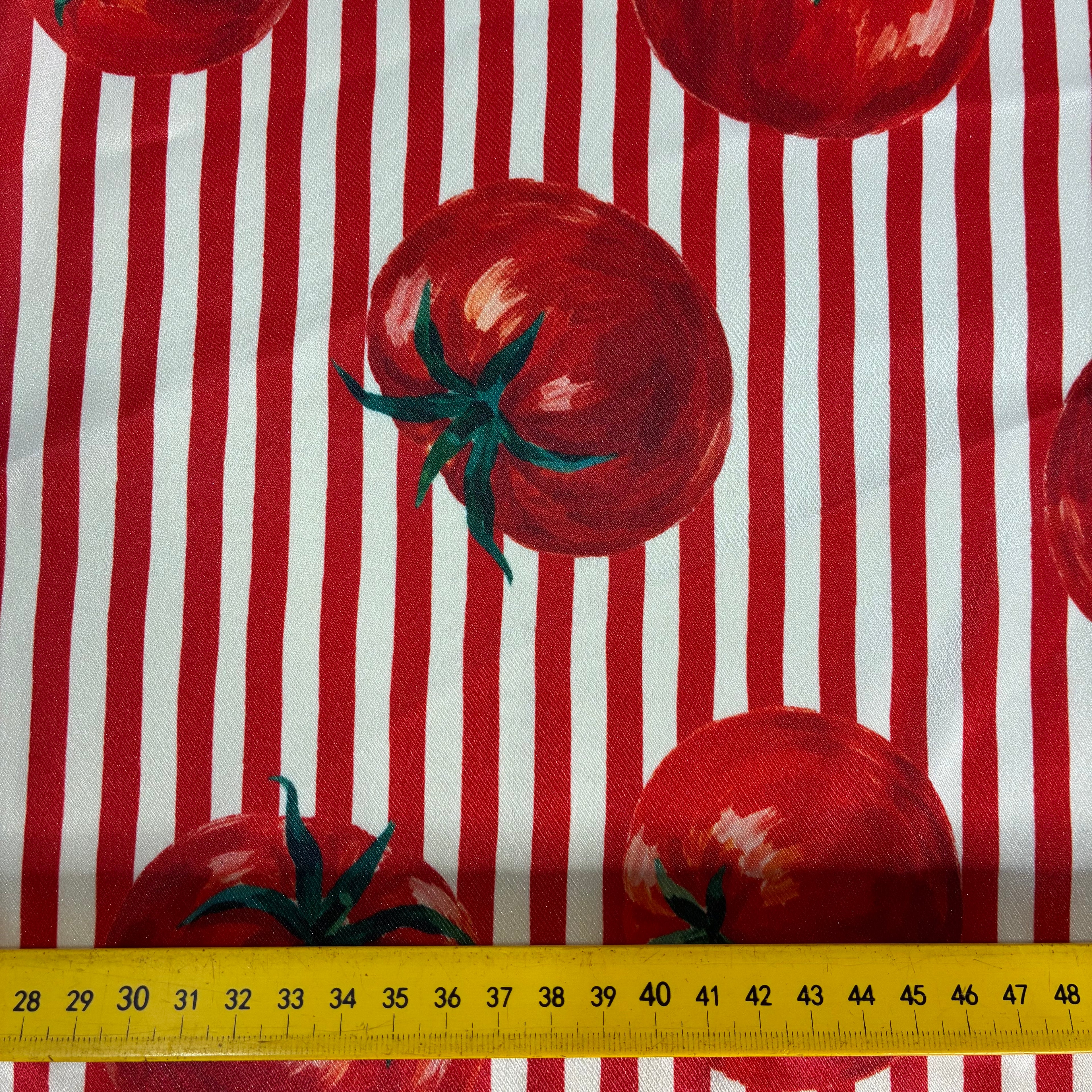Crepe Satin Tomates Listras Vermelhas