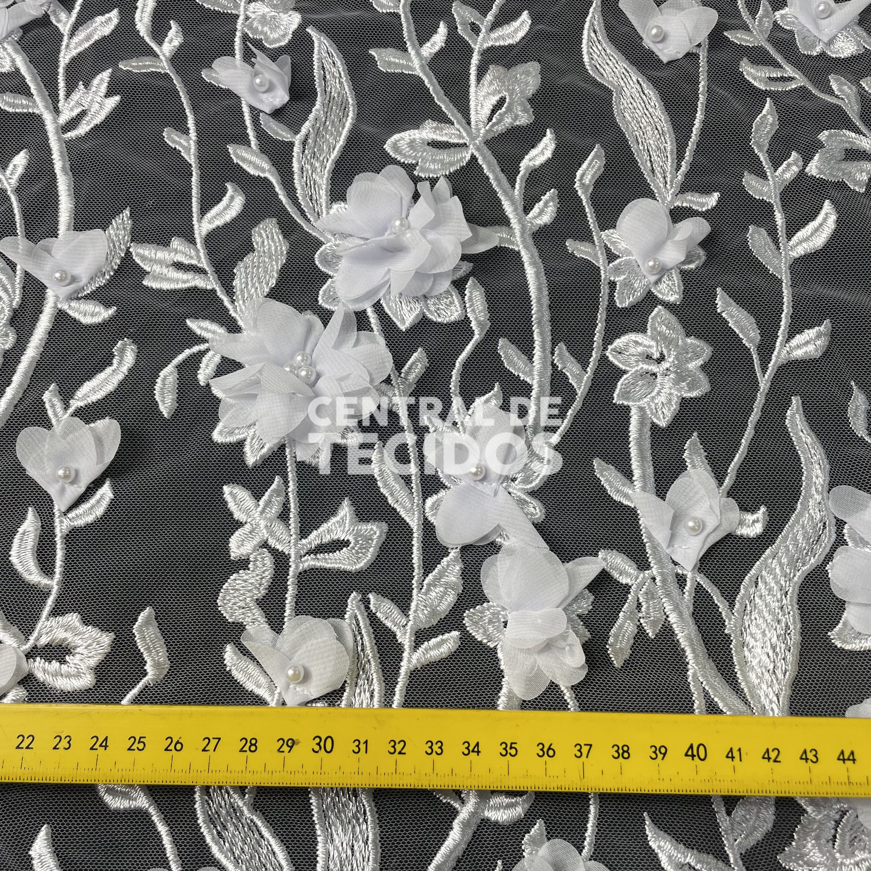 Tule Design Floral 3D Branco
