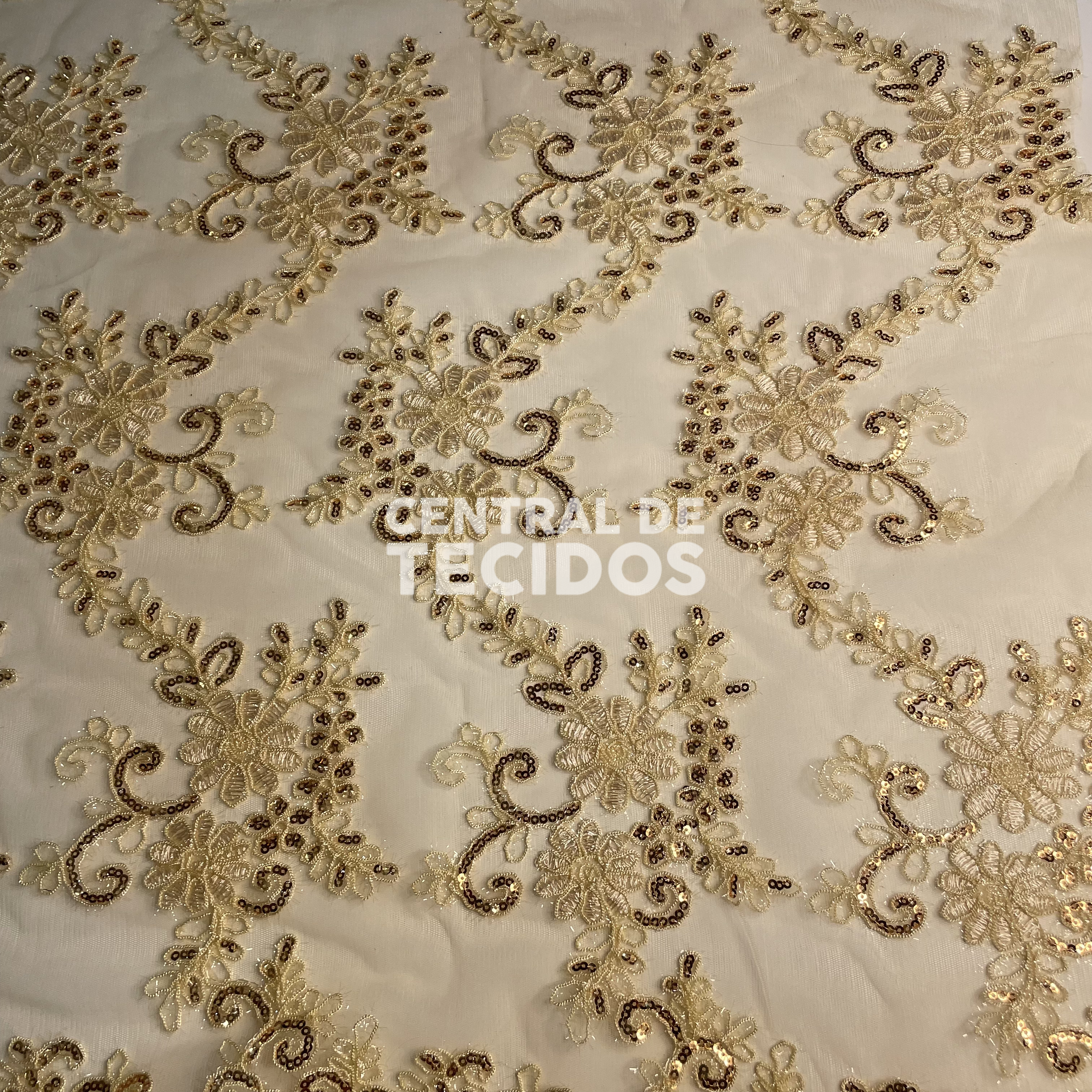 Tule Bordado Luna Radiante Dourado