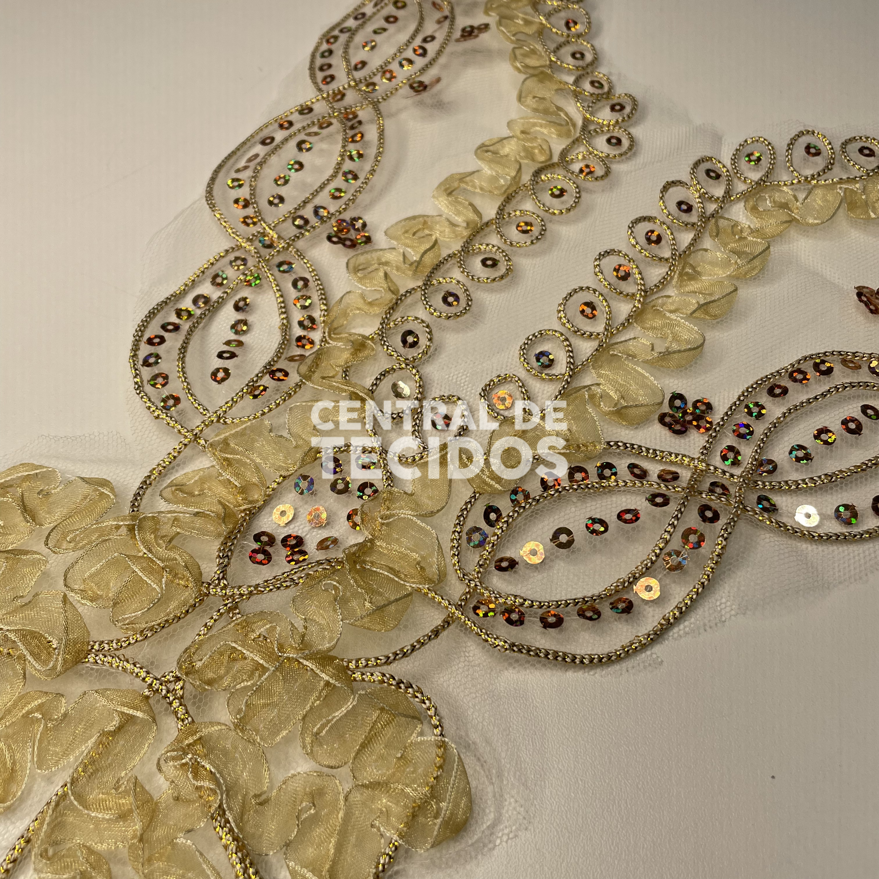 Gola Bordada Paetês Amarelo Ouro