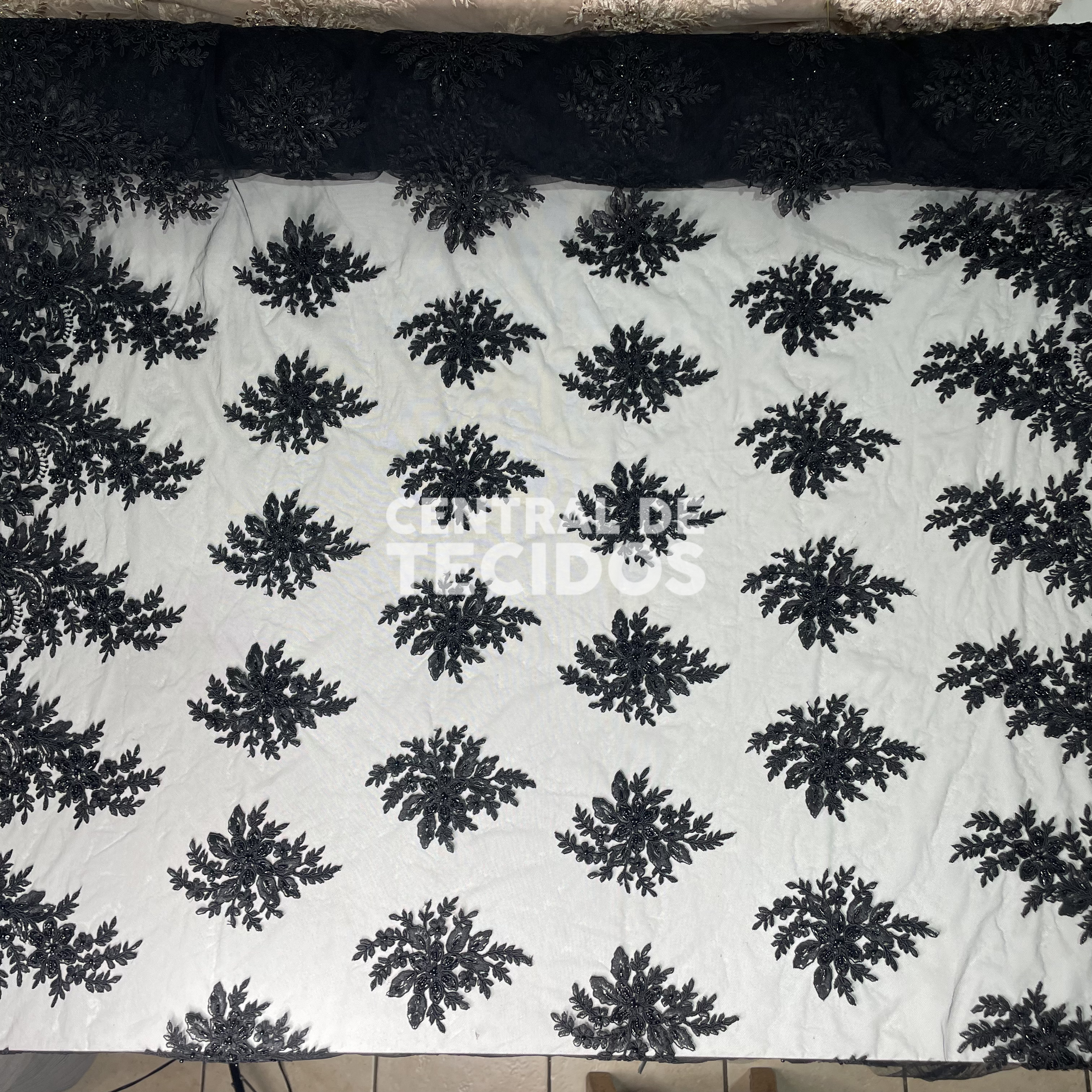 Tule Bordado Pedraria Preto