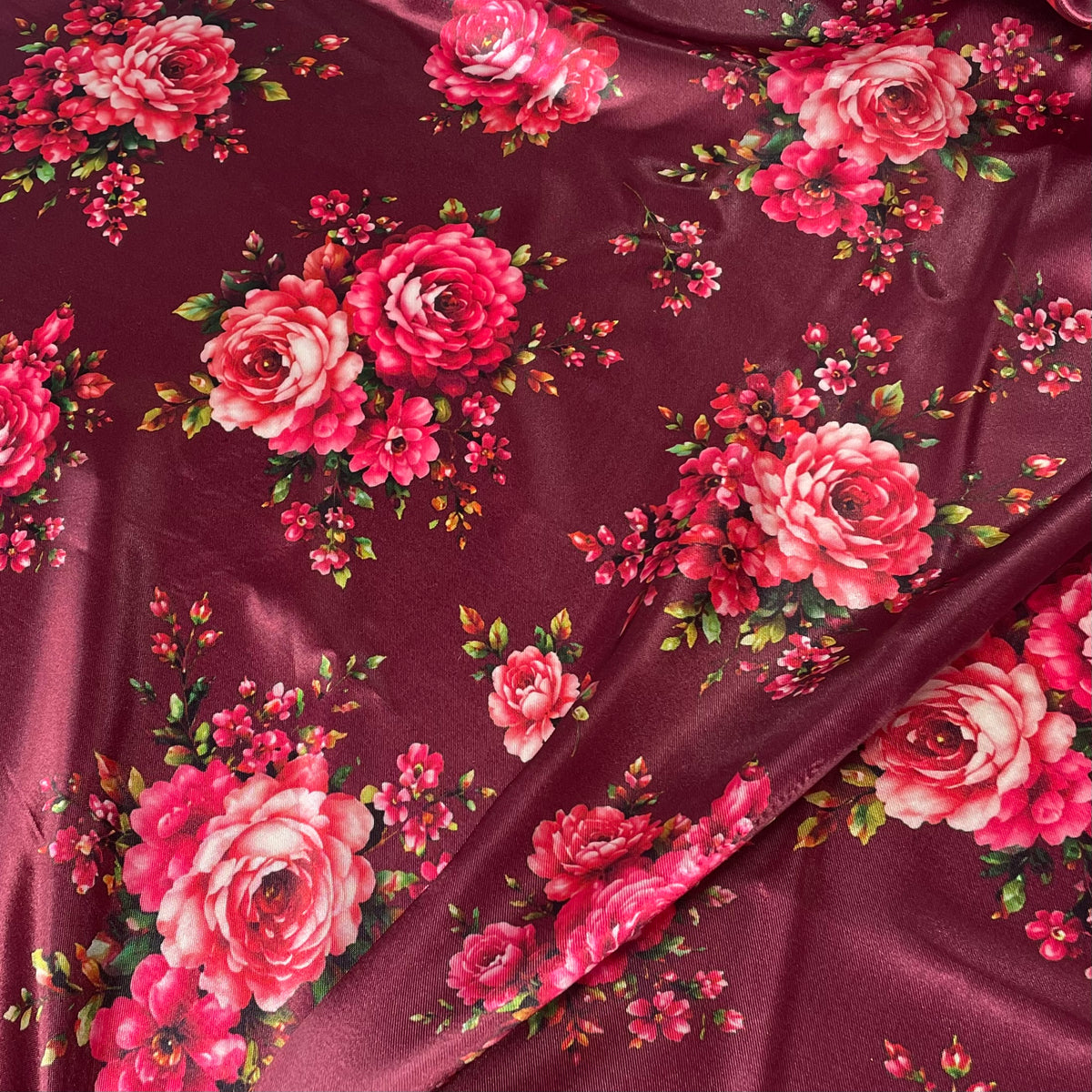Cetim Digital Floral Fundo Bordô