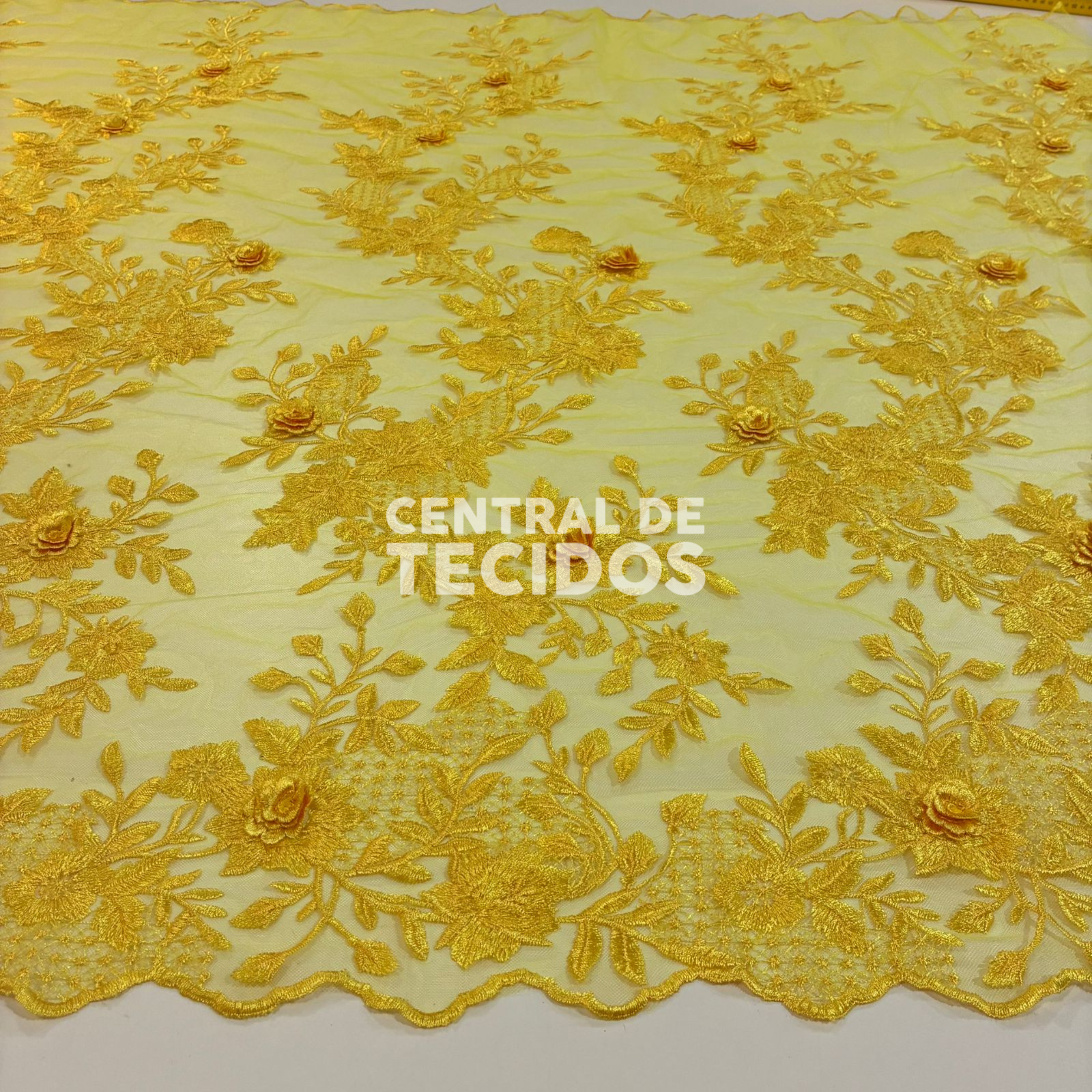 Tule Bordado London 3D Floral Amarelo Ouro