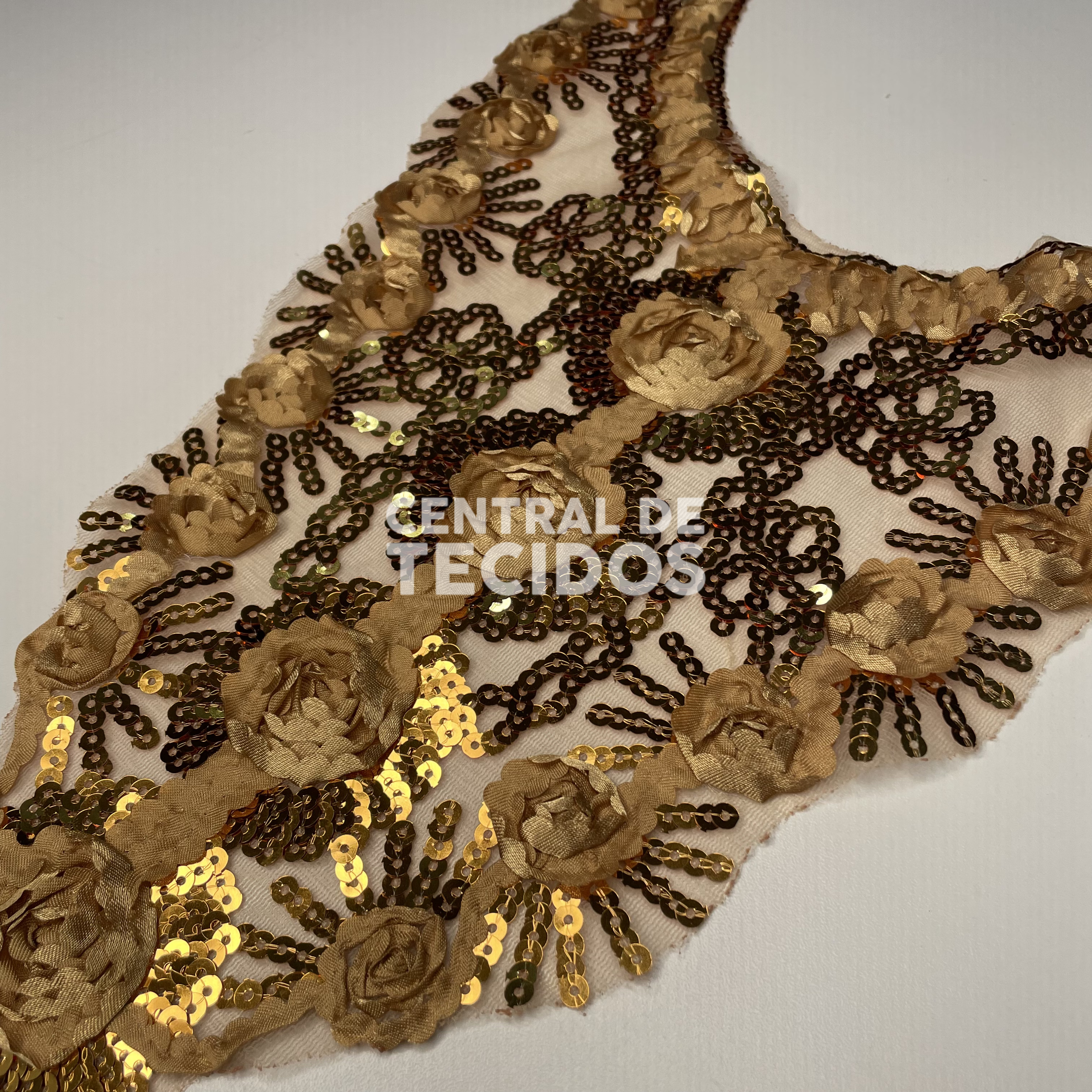 Gola Bordada Paetês Dourado