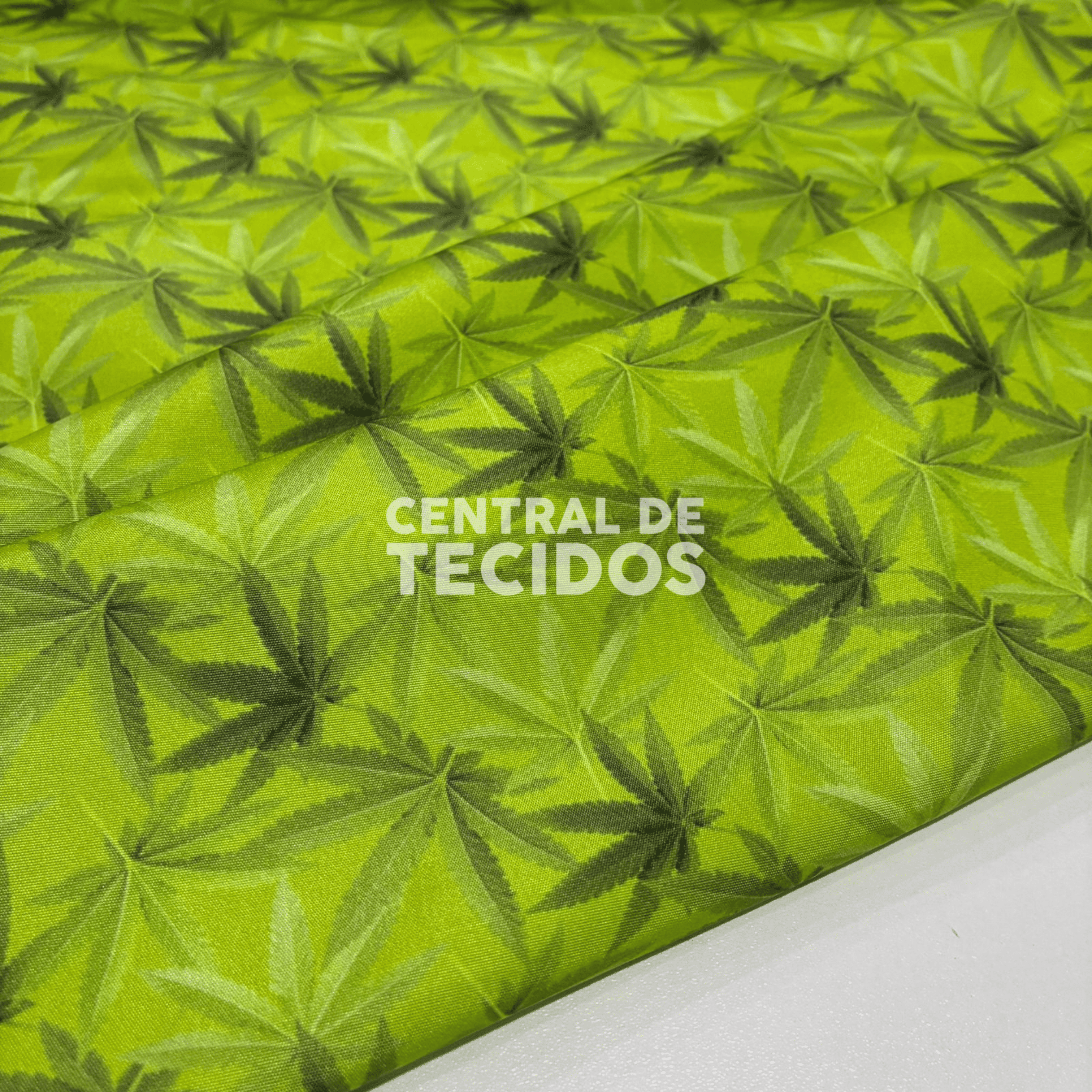 Microtel Digital Folha Cannabis Fundo Verde