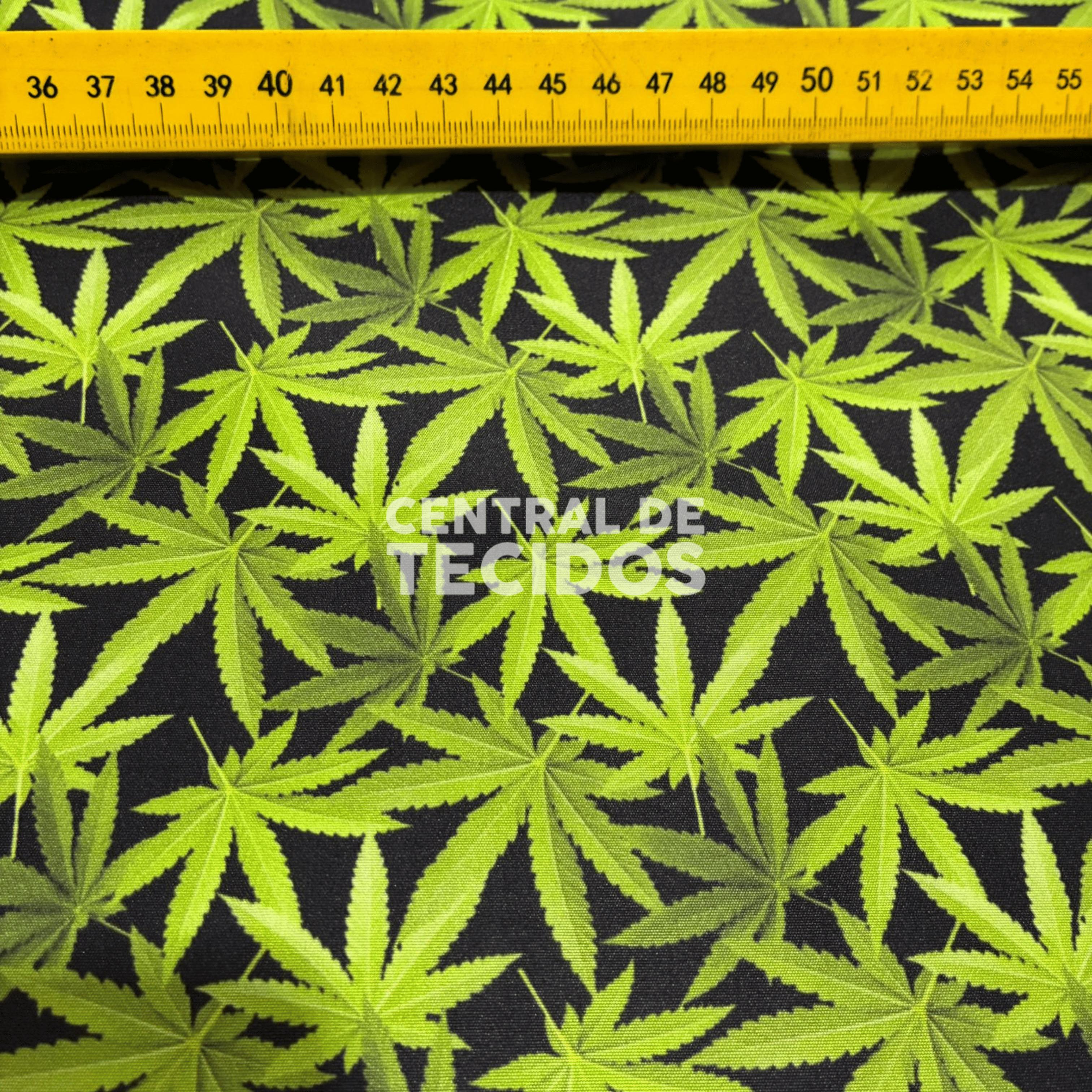 Microtel Digital Folha Cannabis Fundo Preto