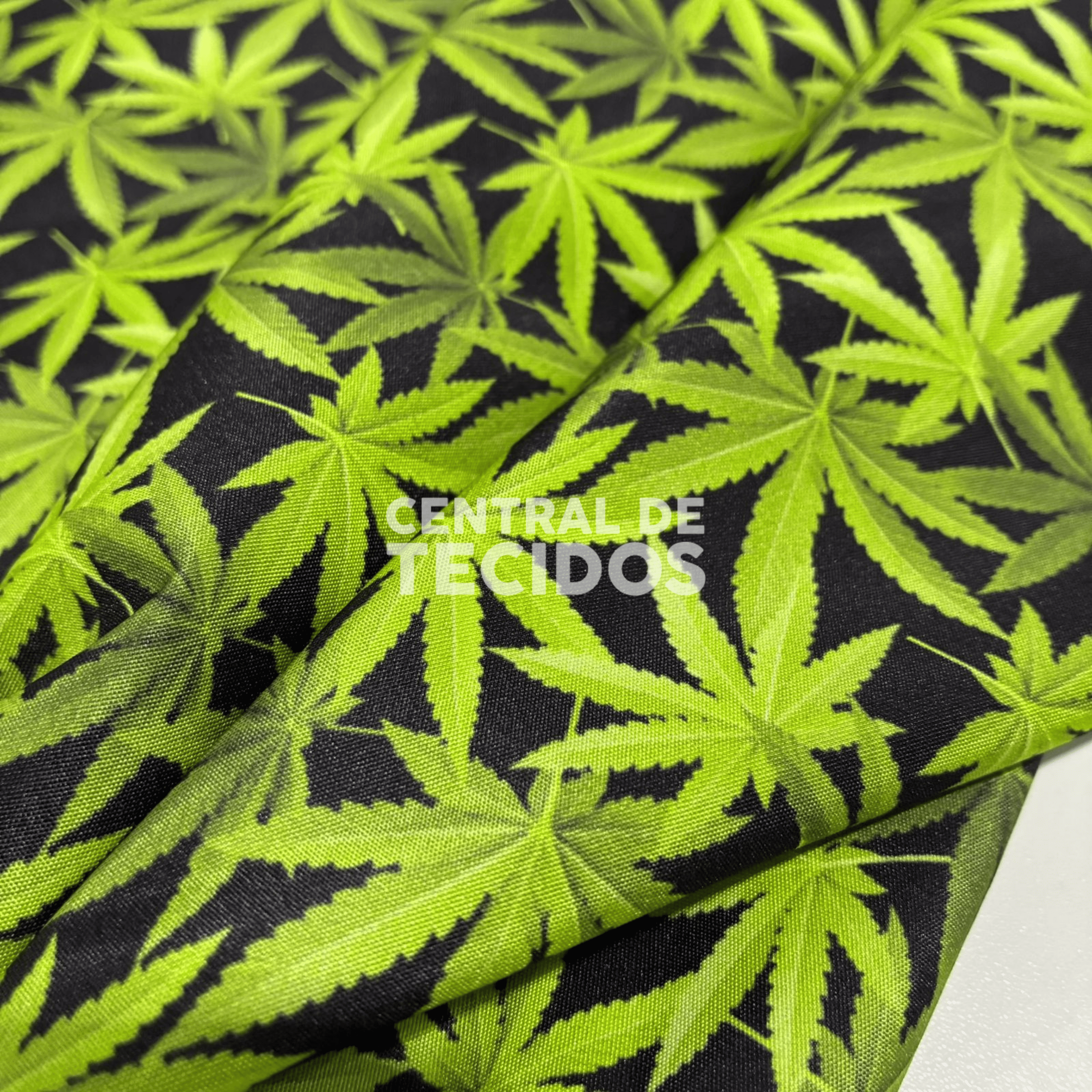 Microtel Digital Folha Cannabis Fundo Preto