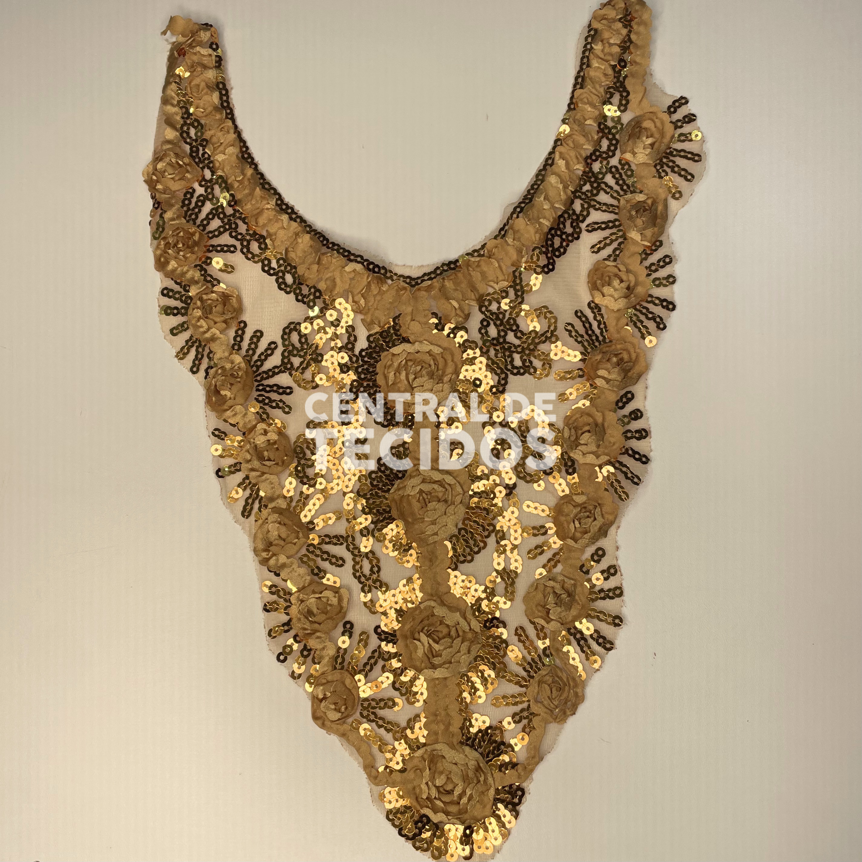 Gola Bordada Paetês Dourado