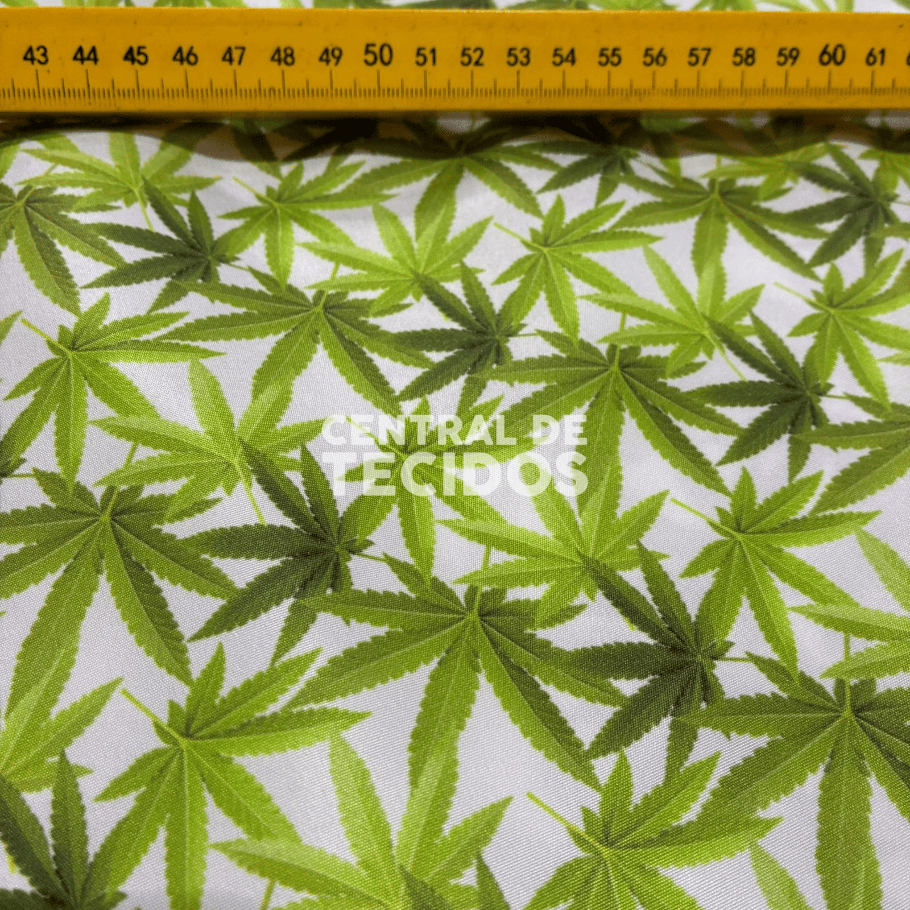 Microtel Digital Folha Cannabis Fundo Branco