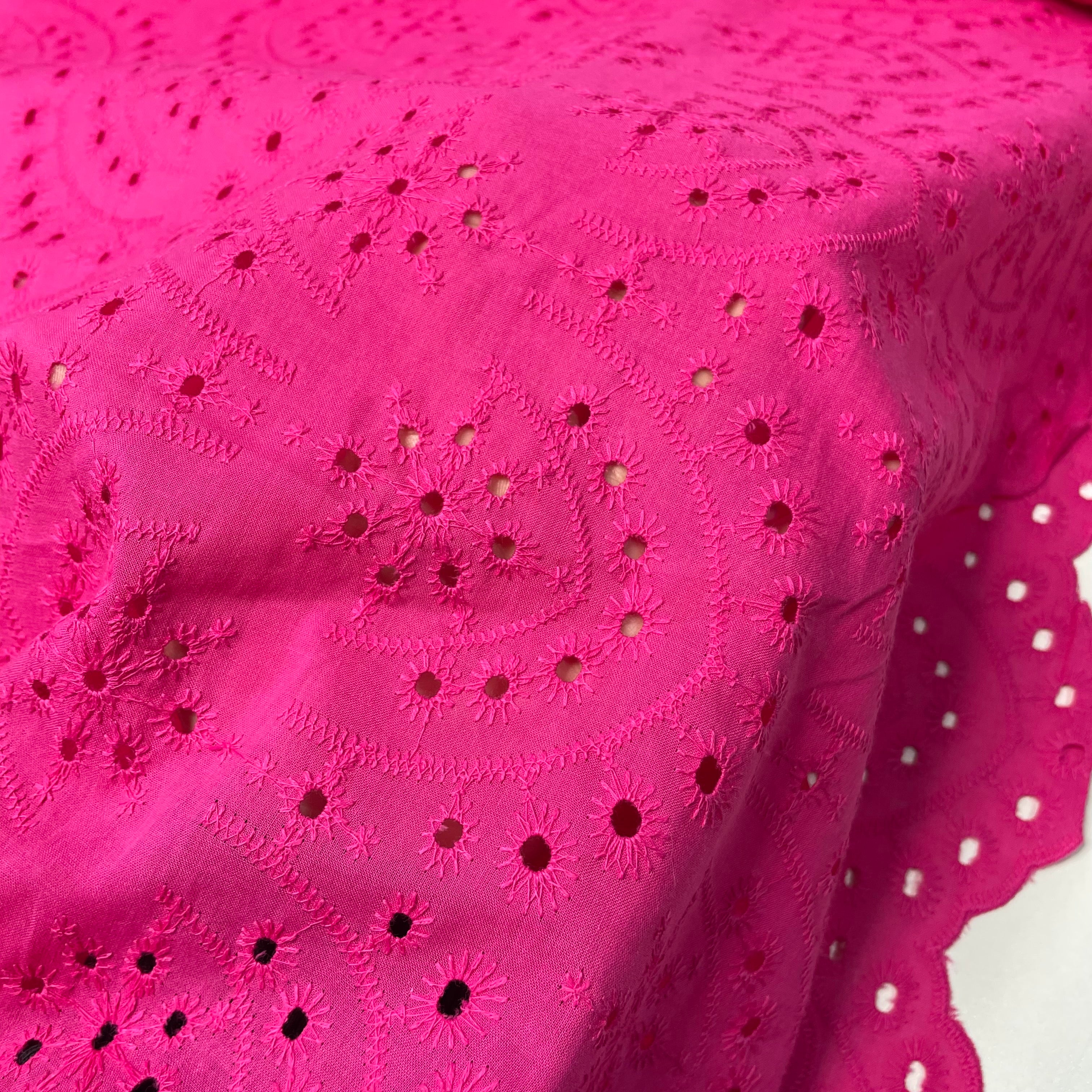 Laise Bordado Rosa Choque