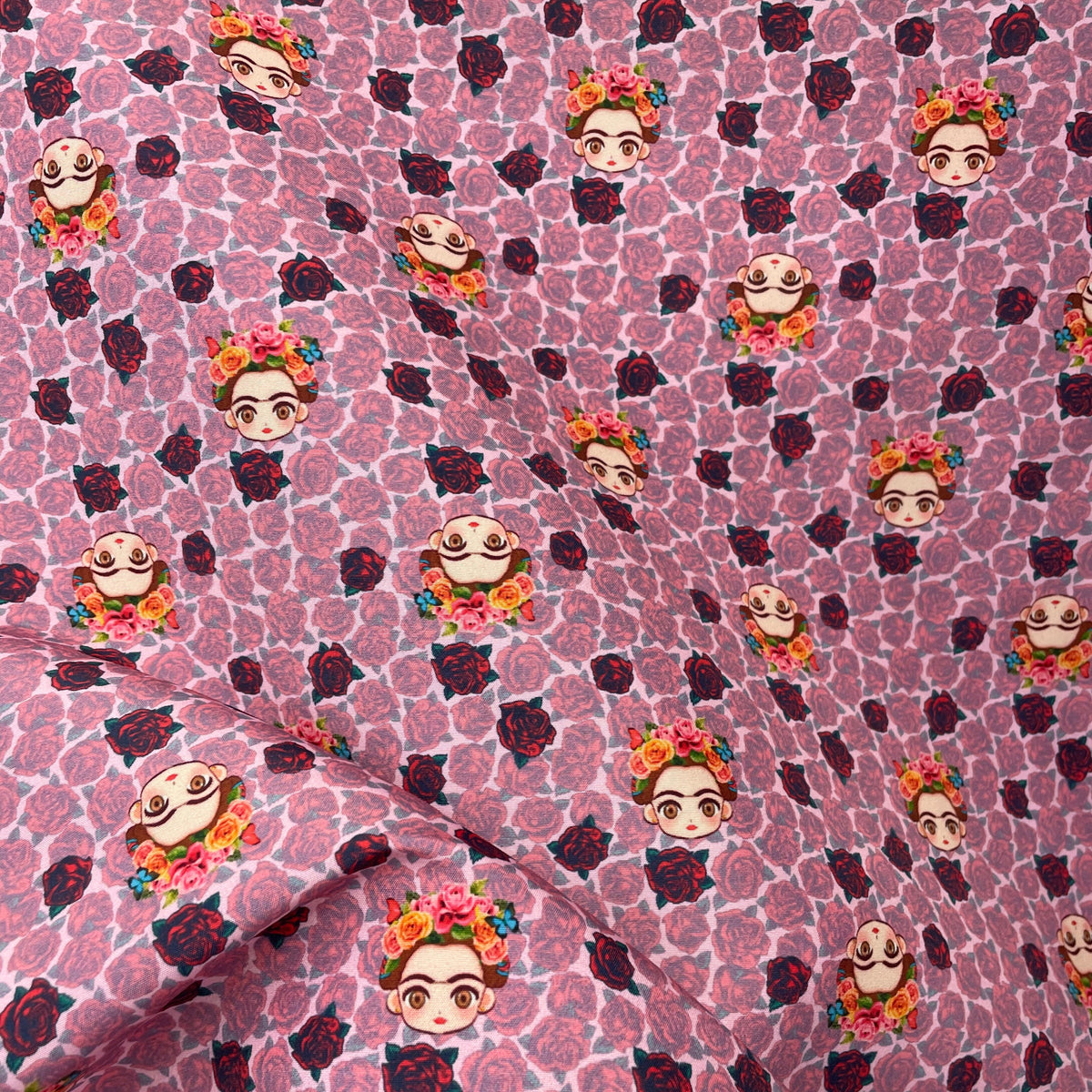 Microtel Digital Frida e Rosas Fundo Rosa