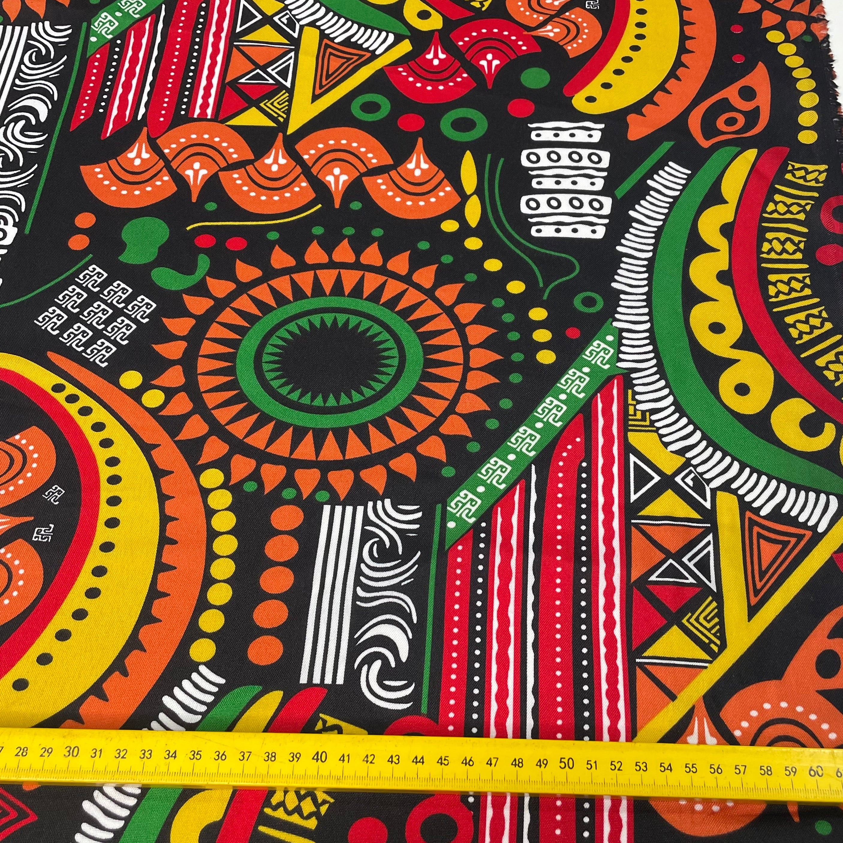 Oxford Étnico África Vibrante Fundo Preto