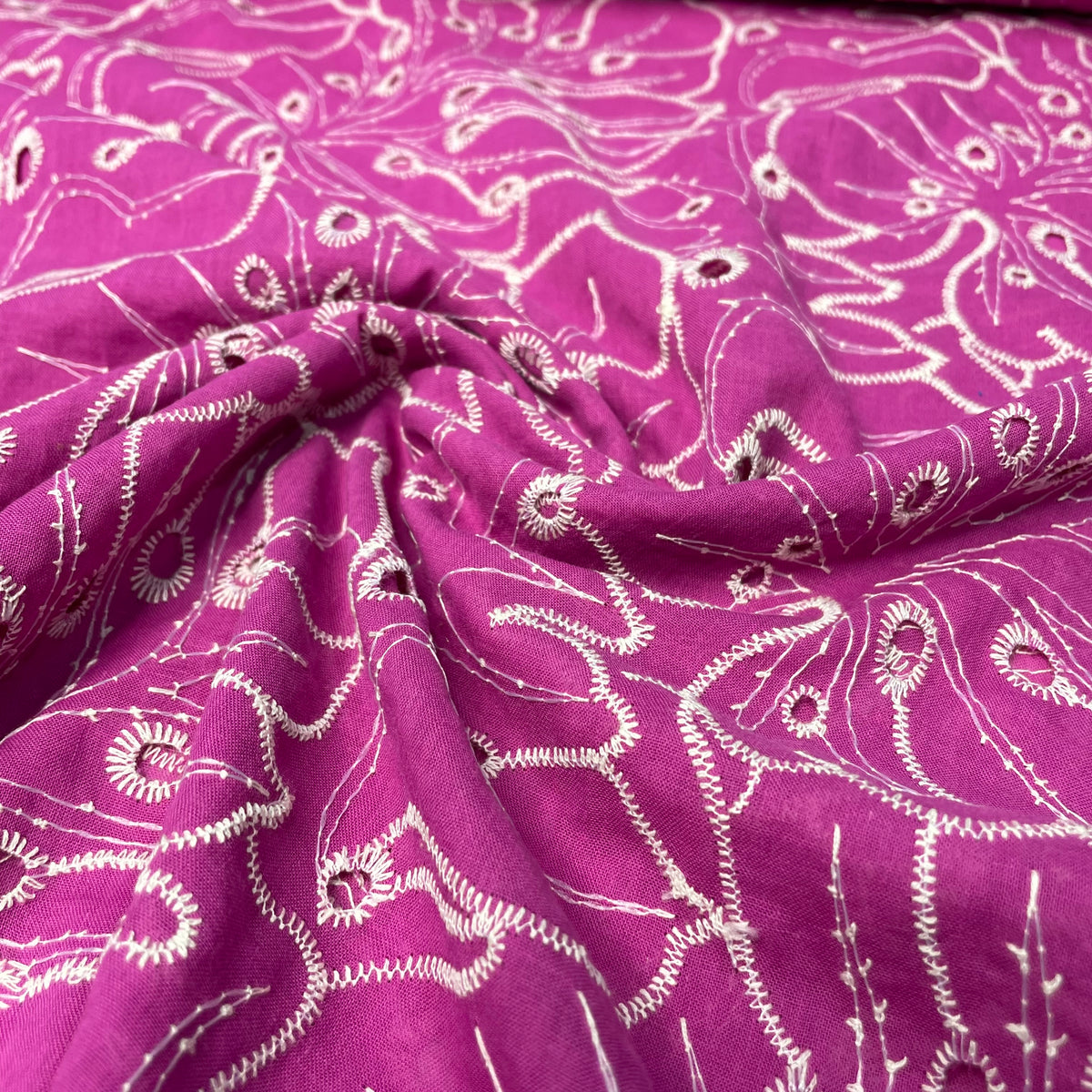Laise Bordado Folhas Fúcsia