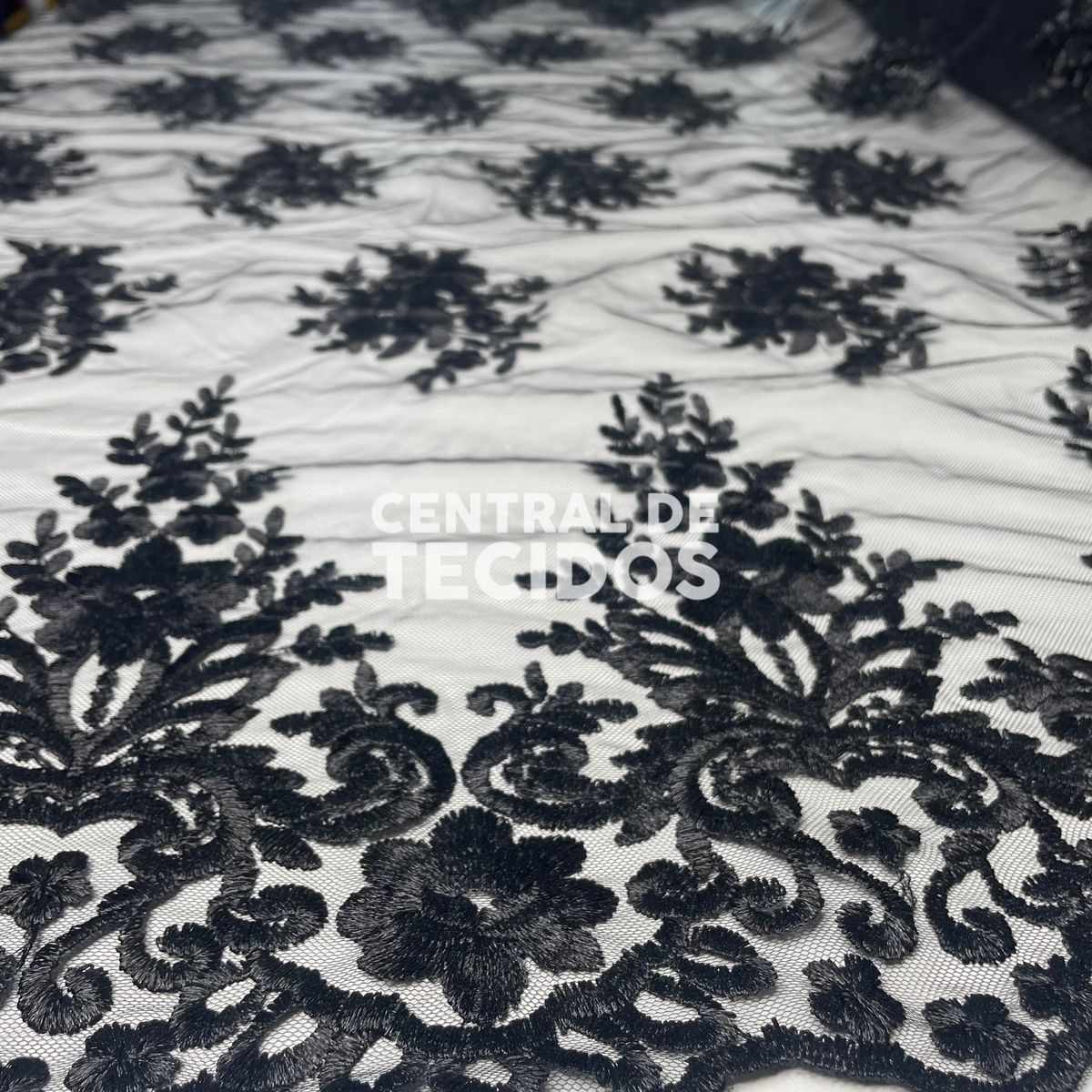 Tule Bordado Juliana Preto