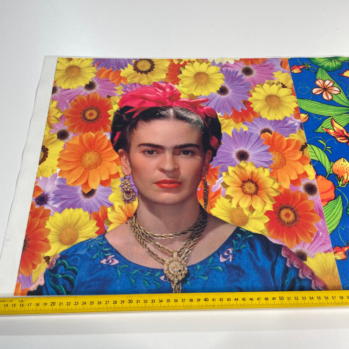 Kit com 3 imagens 50x50 em Veludo Suede Digital Frida Kahlo 04