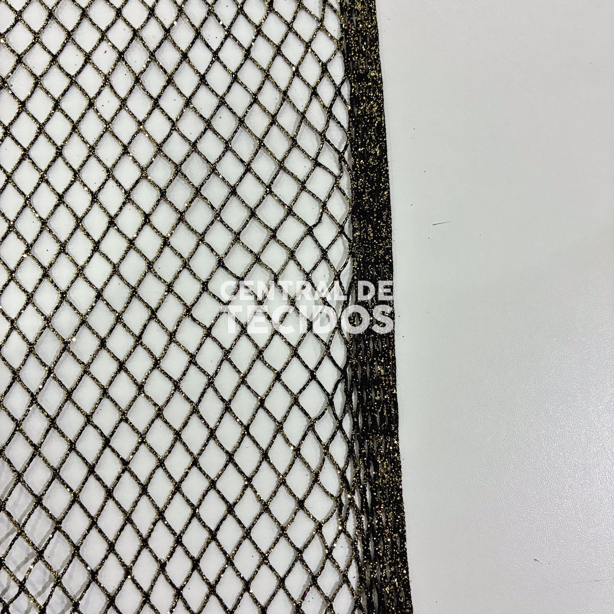 Tela Arrastão Glitter Preta e Dourada