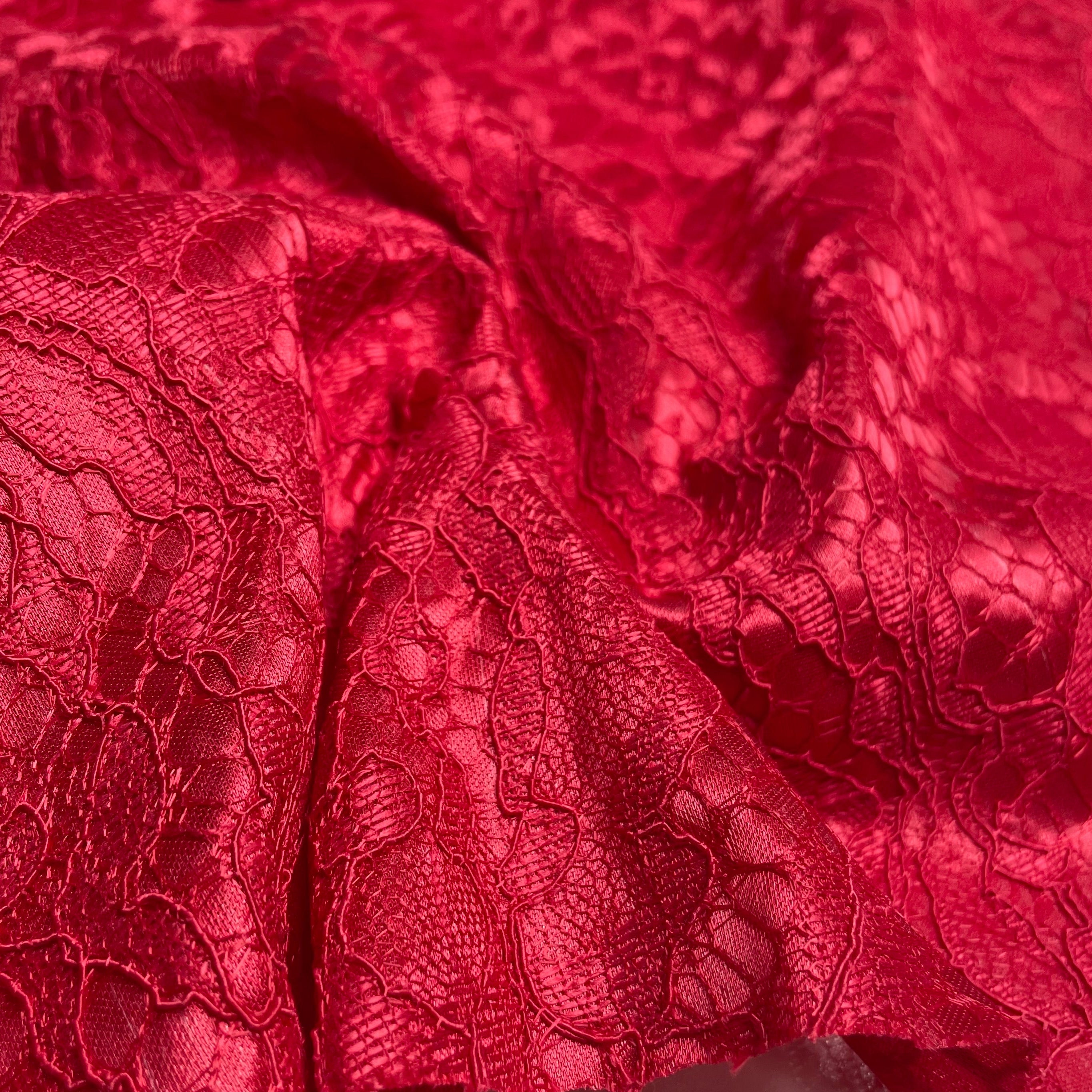Renda Hope Lace Dublada com Cetim Vermelha