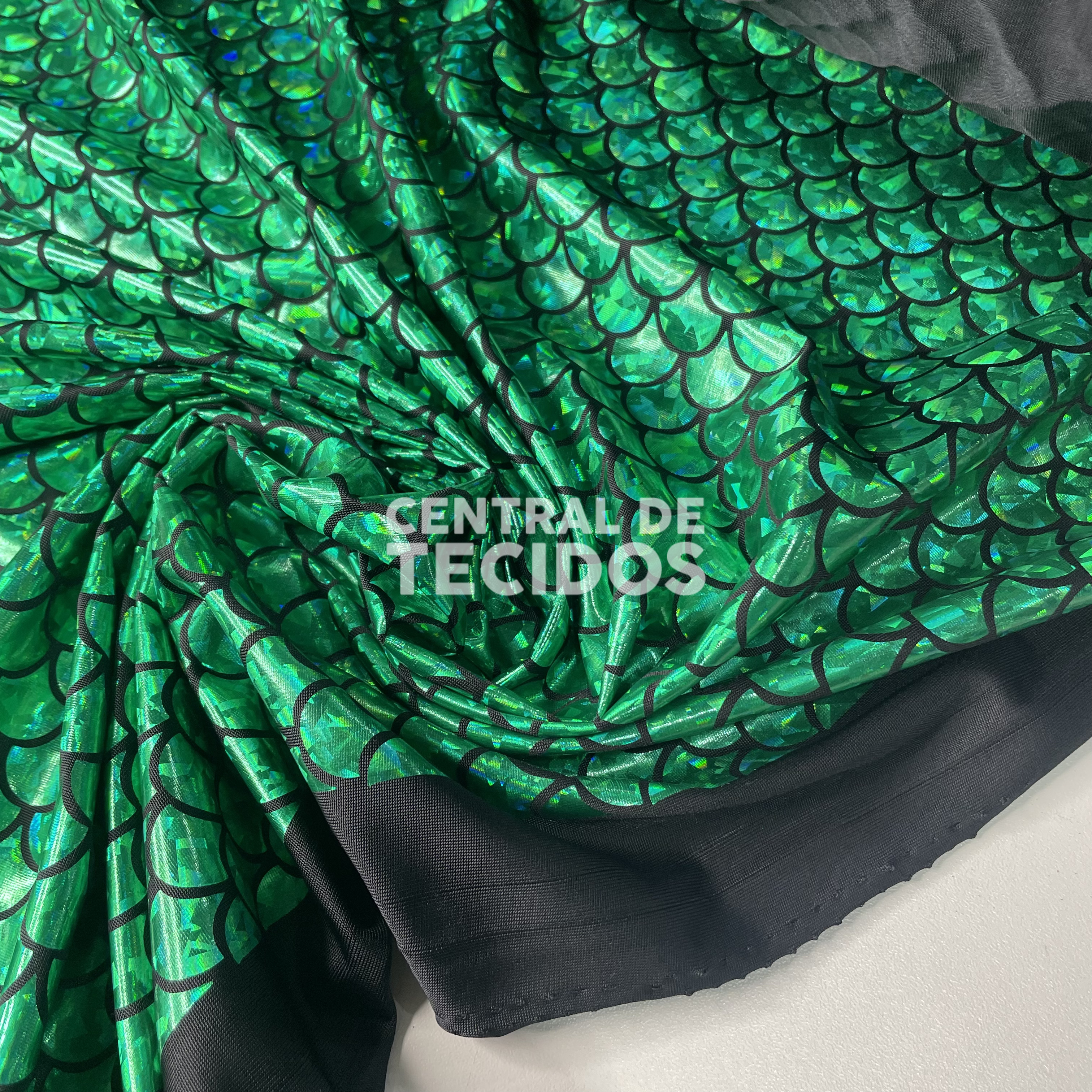 Malha Laminada Sereia Holográfica Verde