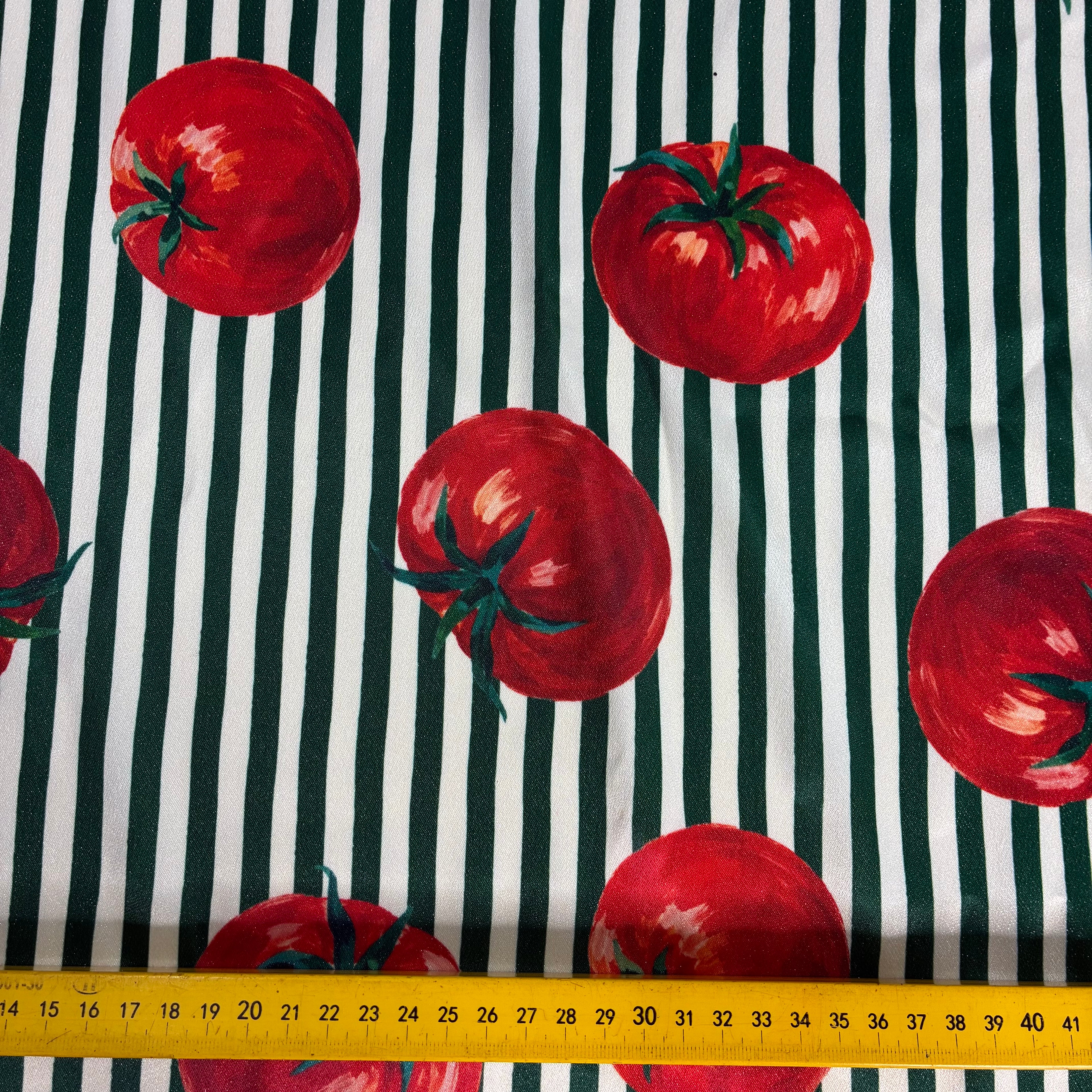 Crepe Satin Tomates Listras Verdes