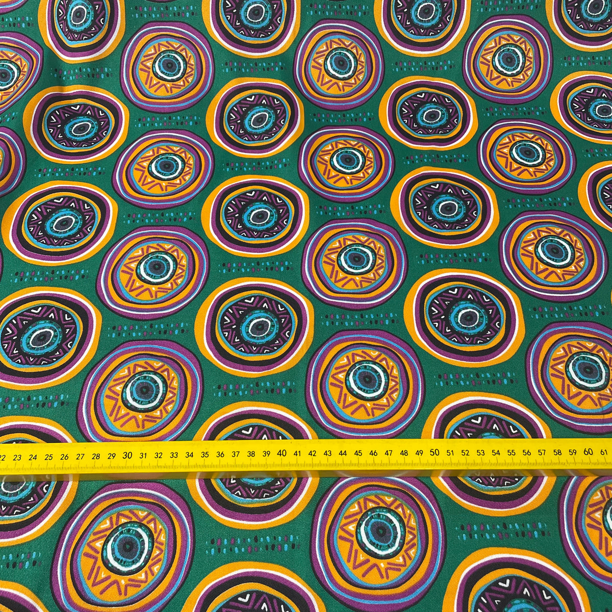 Oxford Afro Círculos Vibrantes Fundo Verde