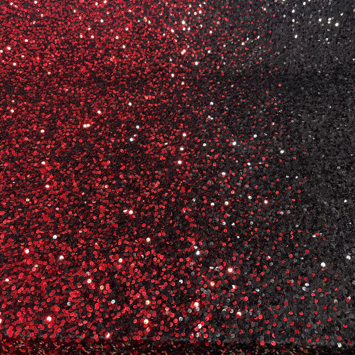 Veludo Paetê Degradê Vermelho e Preto