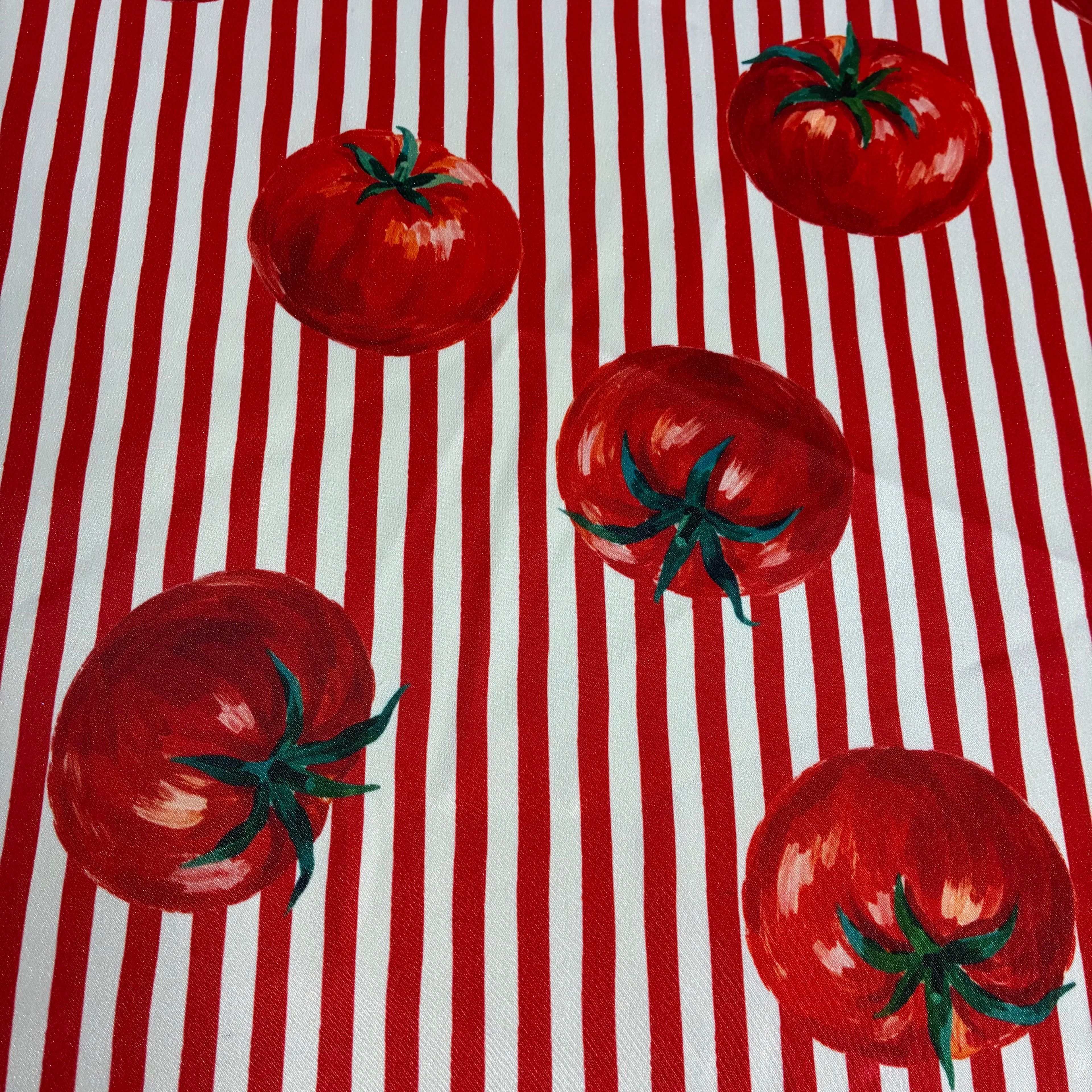 Crepe Satin Tomates Listras Vermelhas