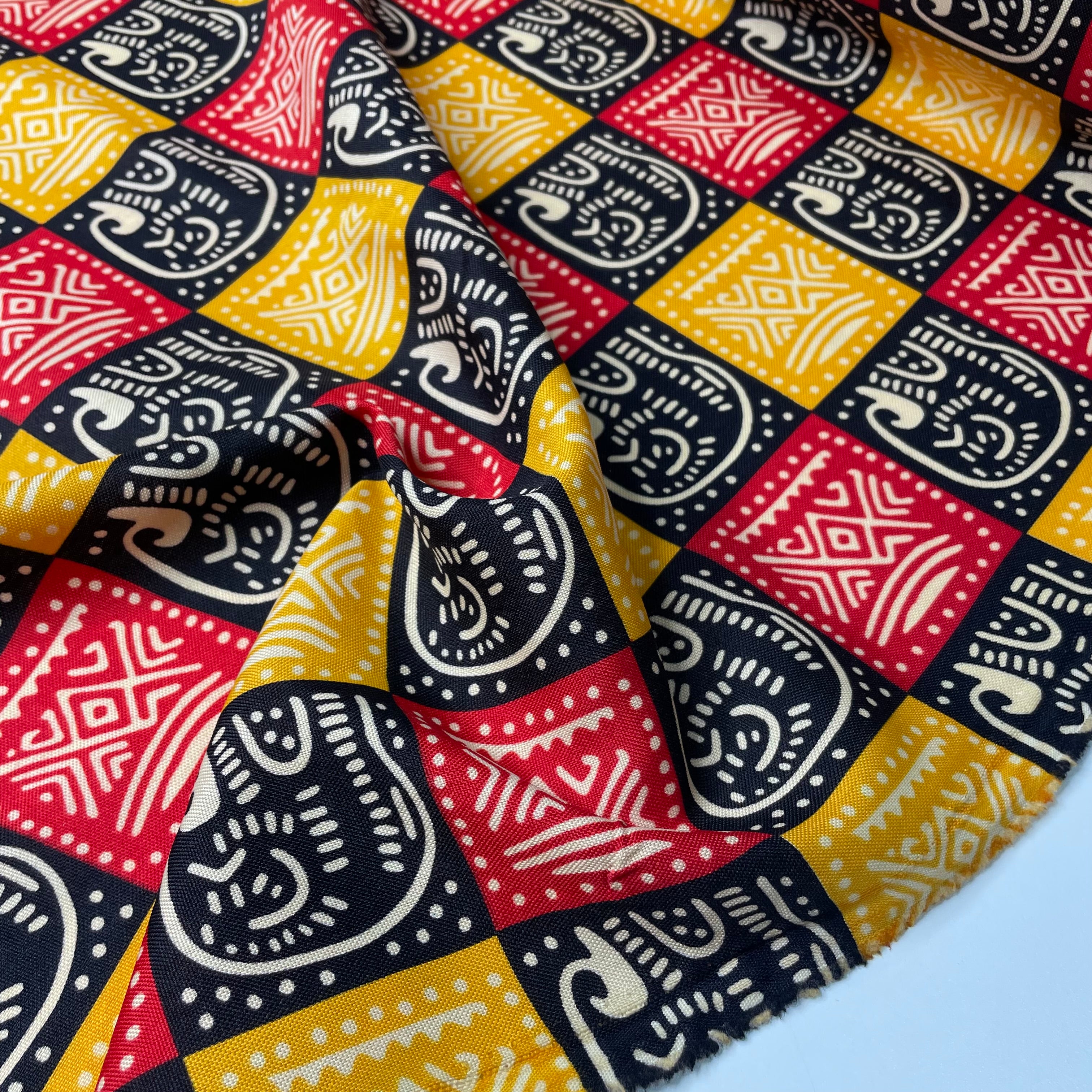 Oxford Étnico Mosaico Tribal Amarelo Vermelho e Preto