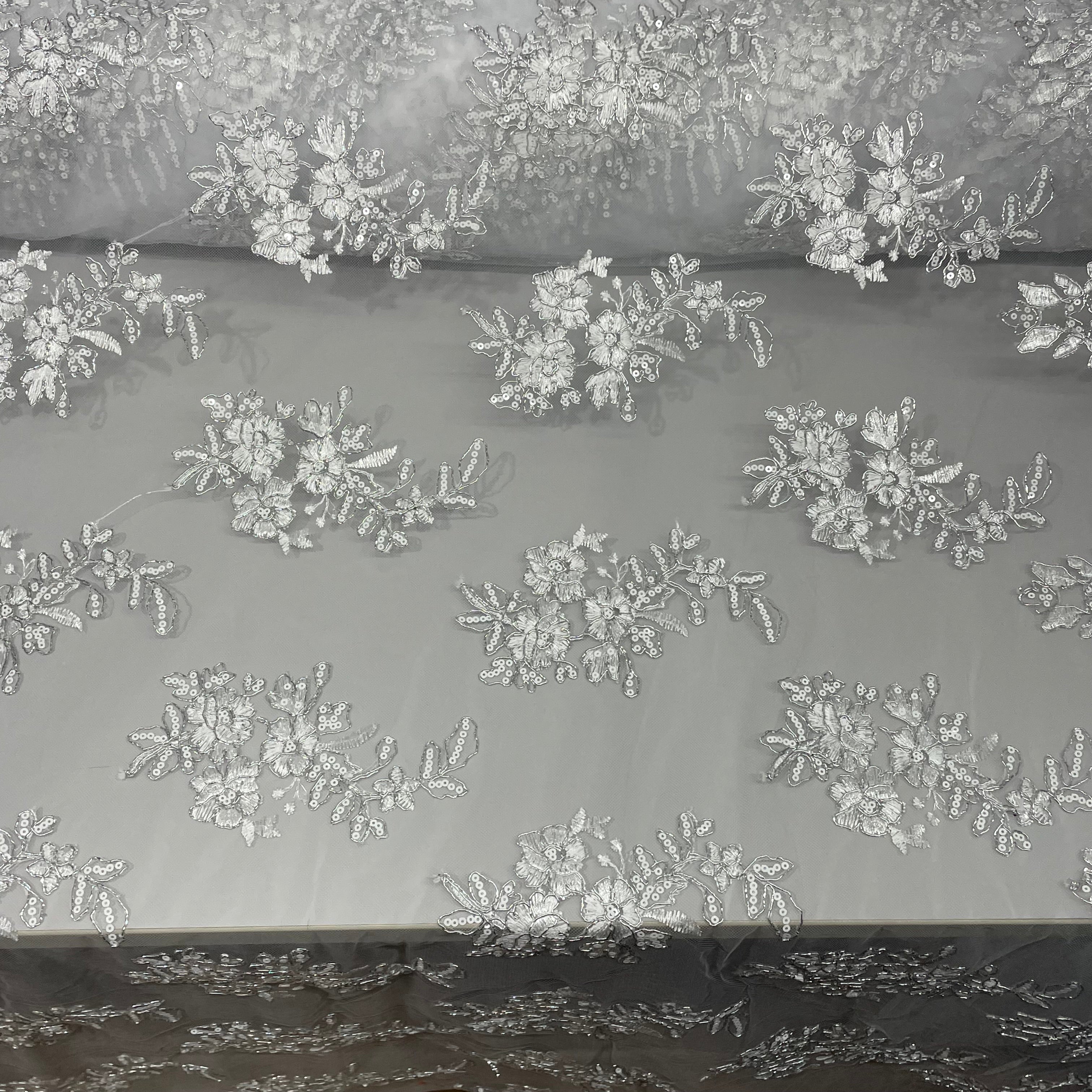 Tule Bordado Soho Metalic Branco e Prata