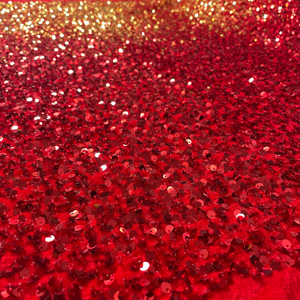 Veludo Paetê Degradê Vermelho e Dourado