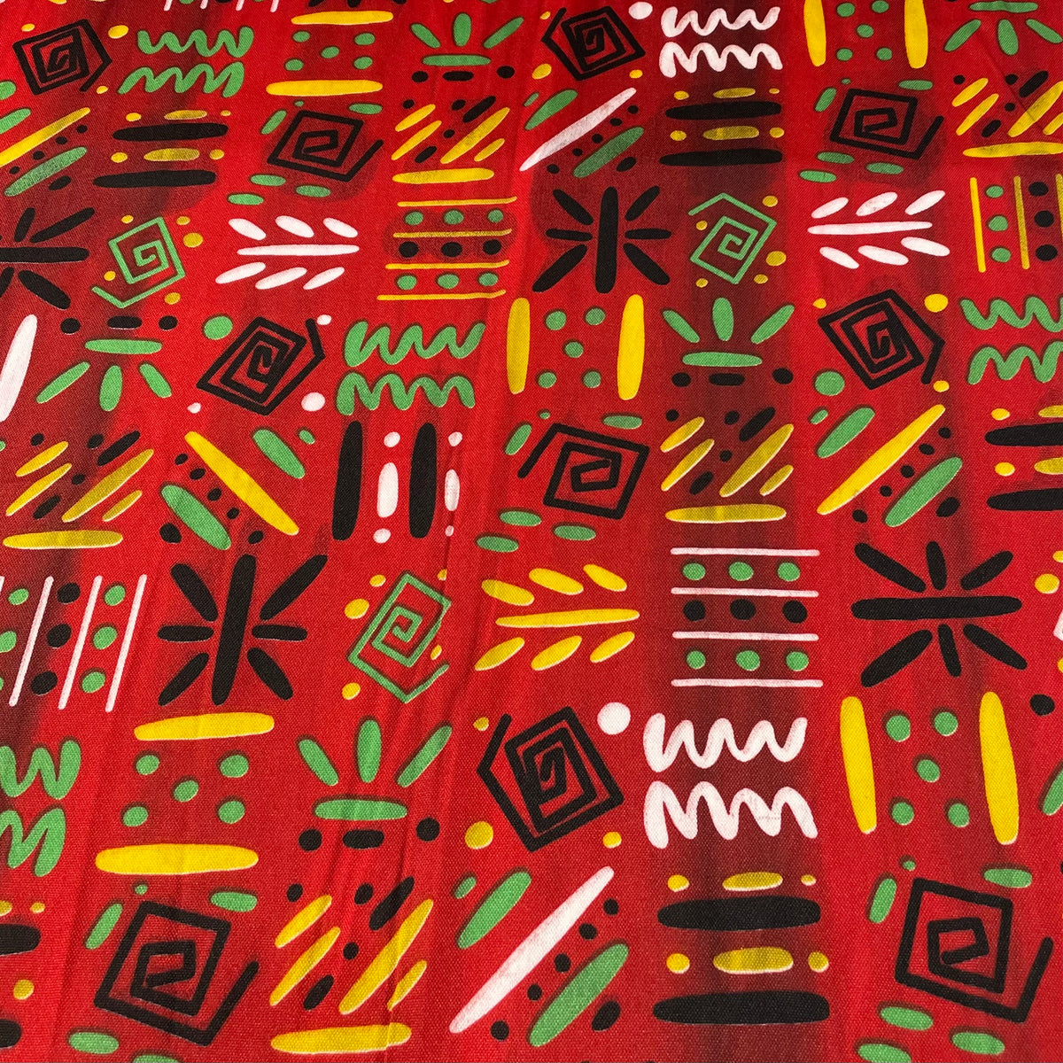 Oxford Afro Espirais e Grafismos Fundo Vermelho