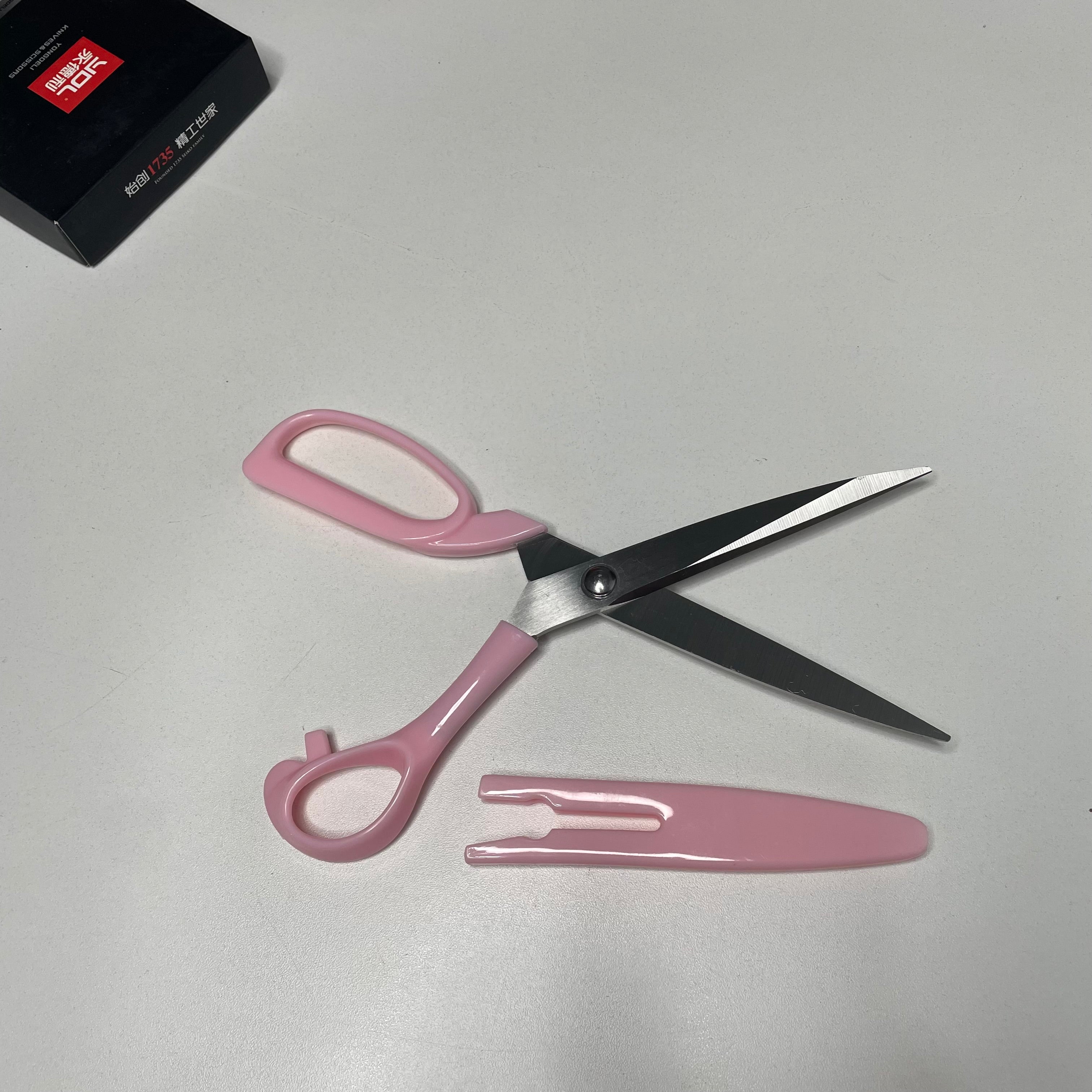 Tesoura Inox com Capa Rosa Bebê