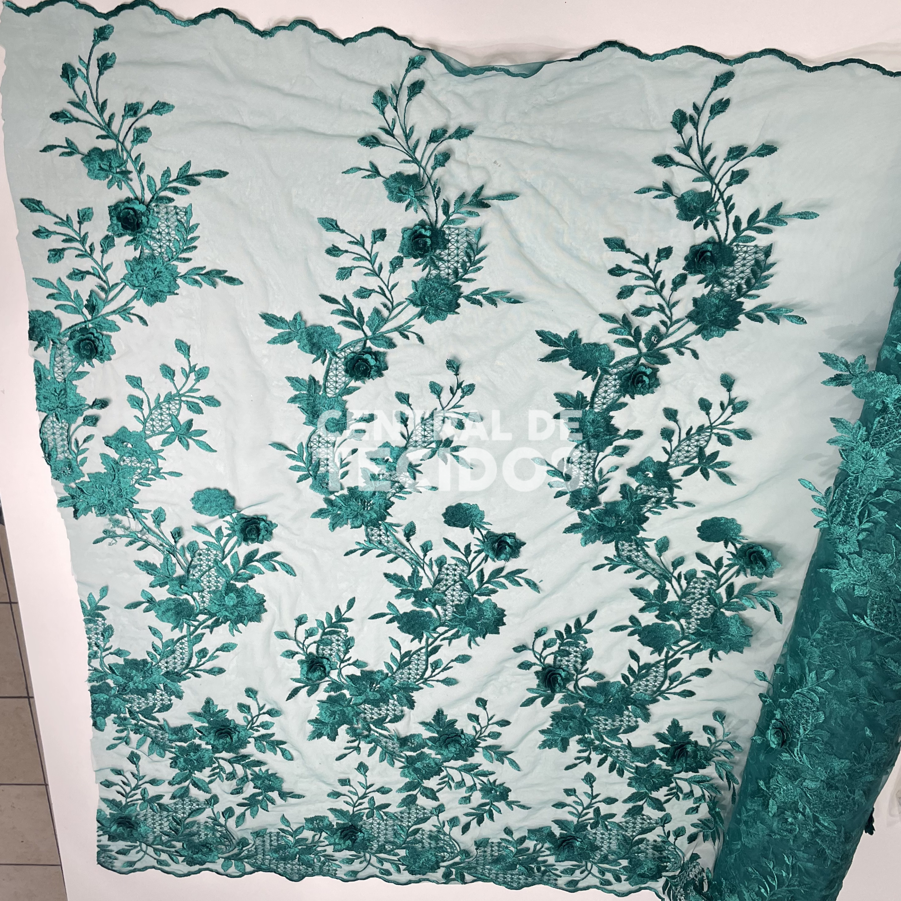 Tule Bordado 3D Floral Verde Floresta