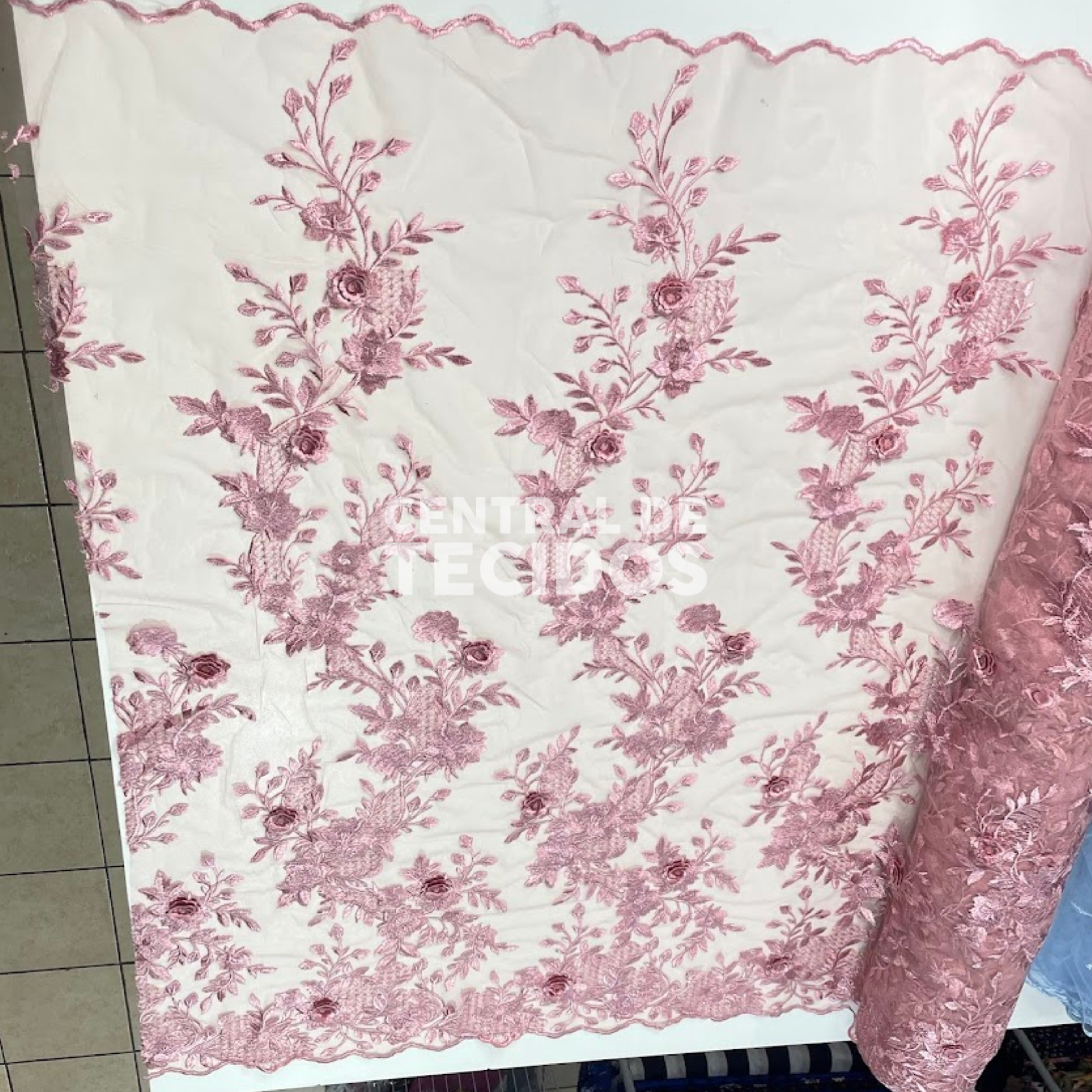 Tule Bordado 3D Floral Rosa Antigo
