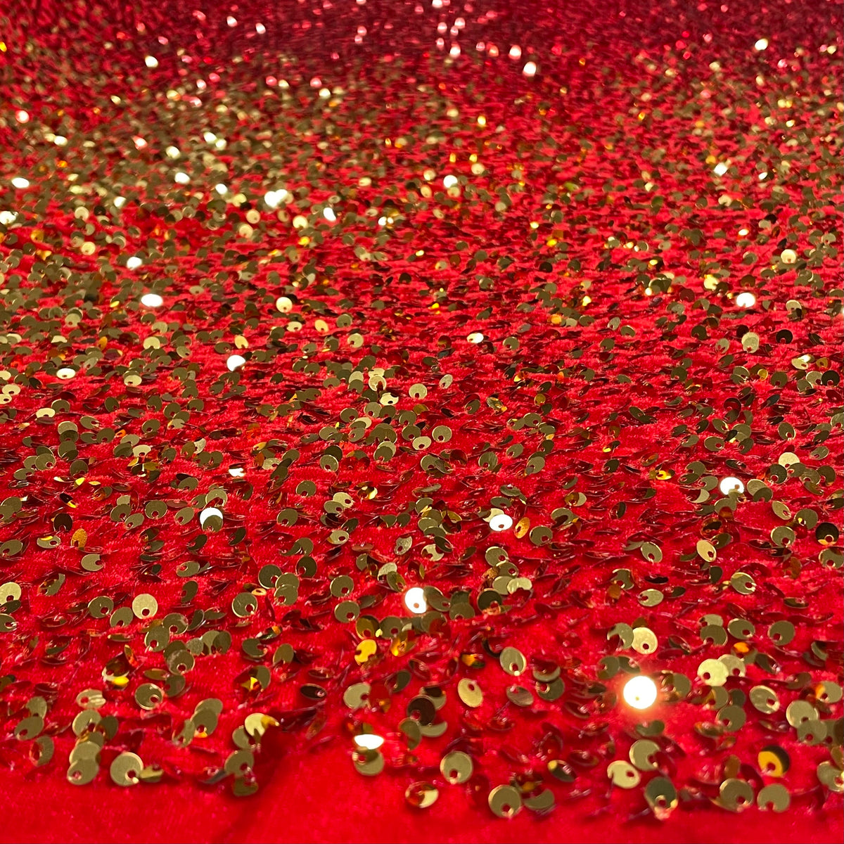 Veludo Paetê Degradê Vermelho e Dourado