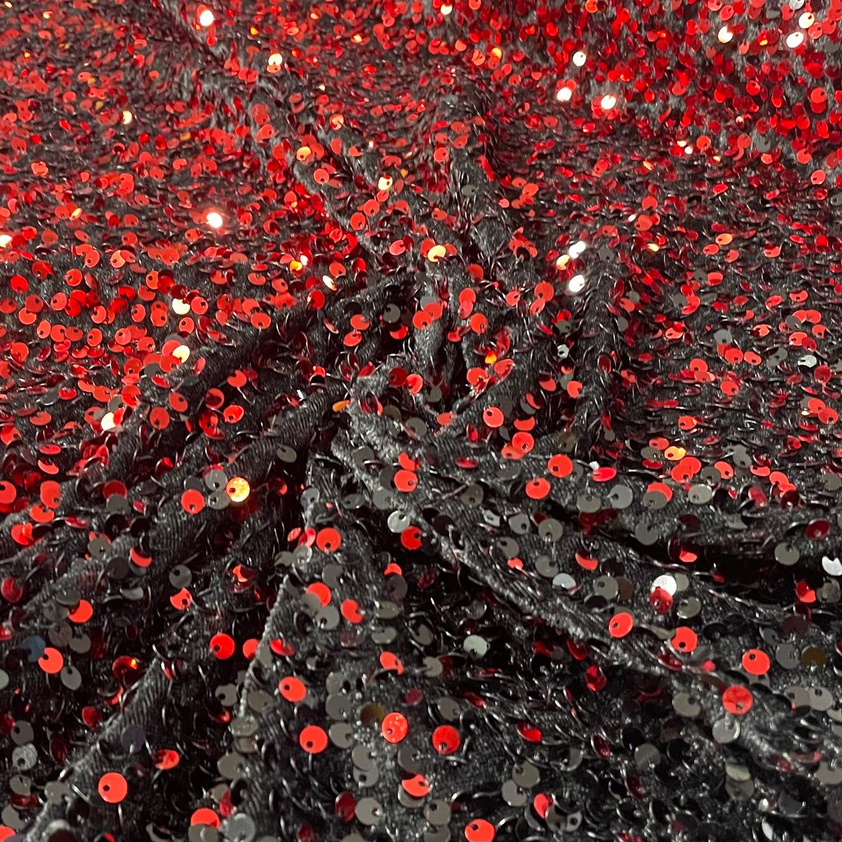 Veludo Paetê Degradê Vermelho e Preto