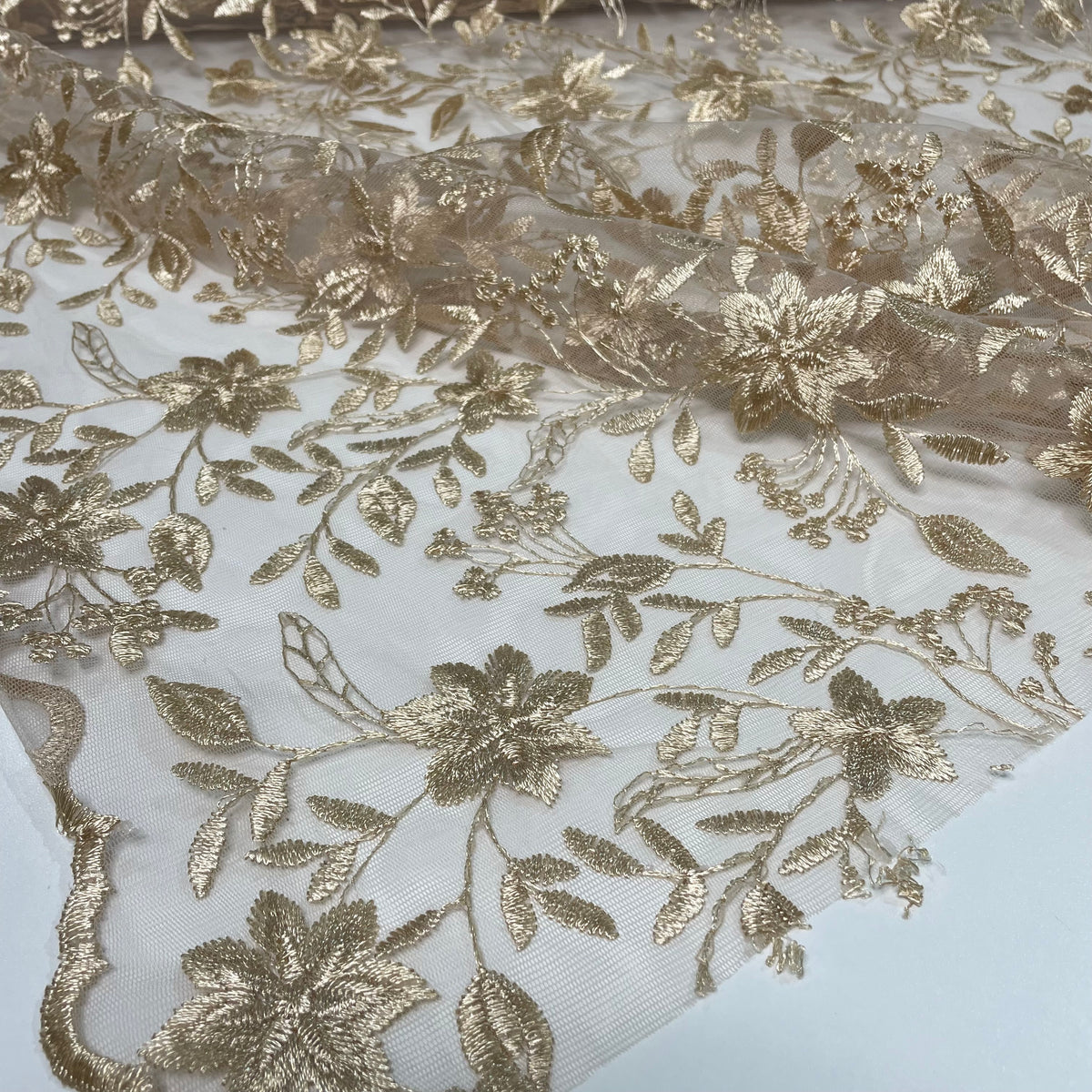Tule Bordado Nice Dourado