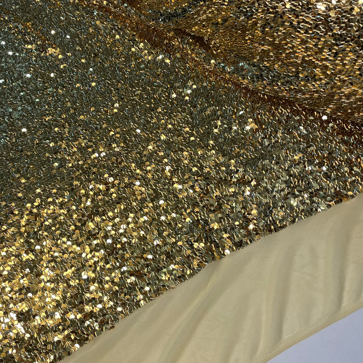 Tule Paetê com Canutilho Dourado
