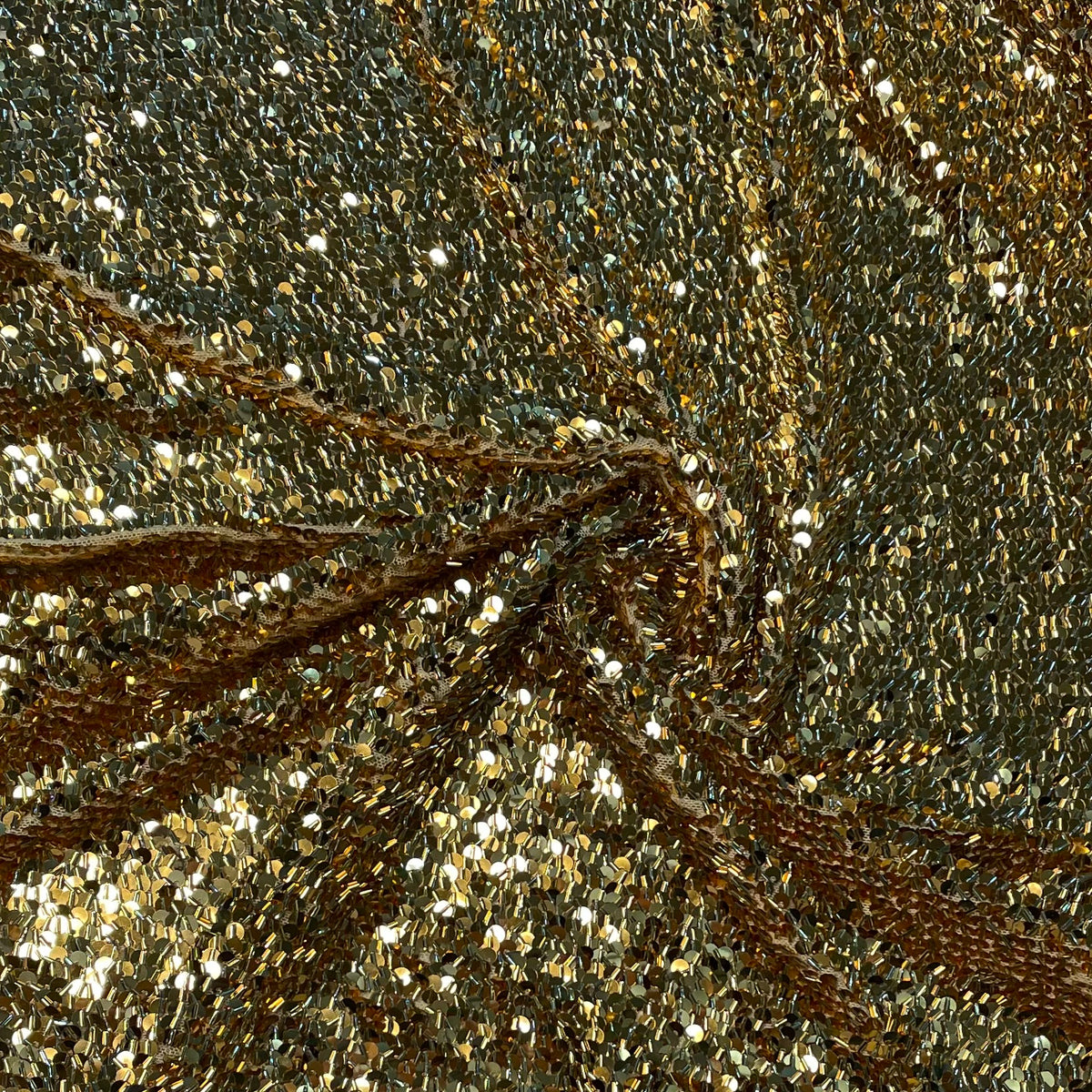 Tule Paetê com Canutilho Dourado