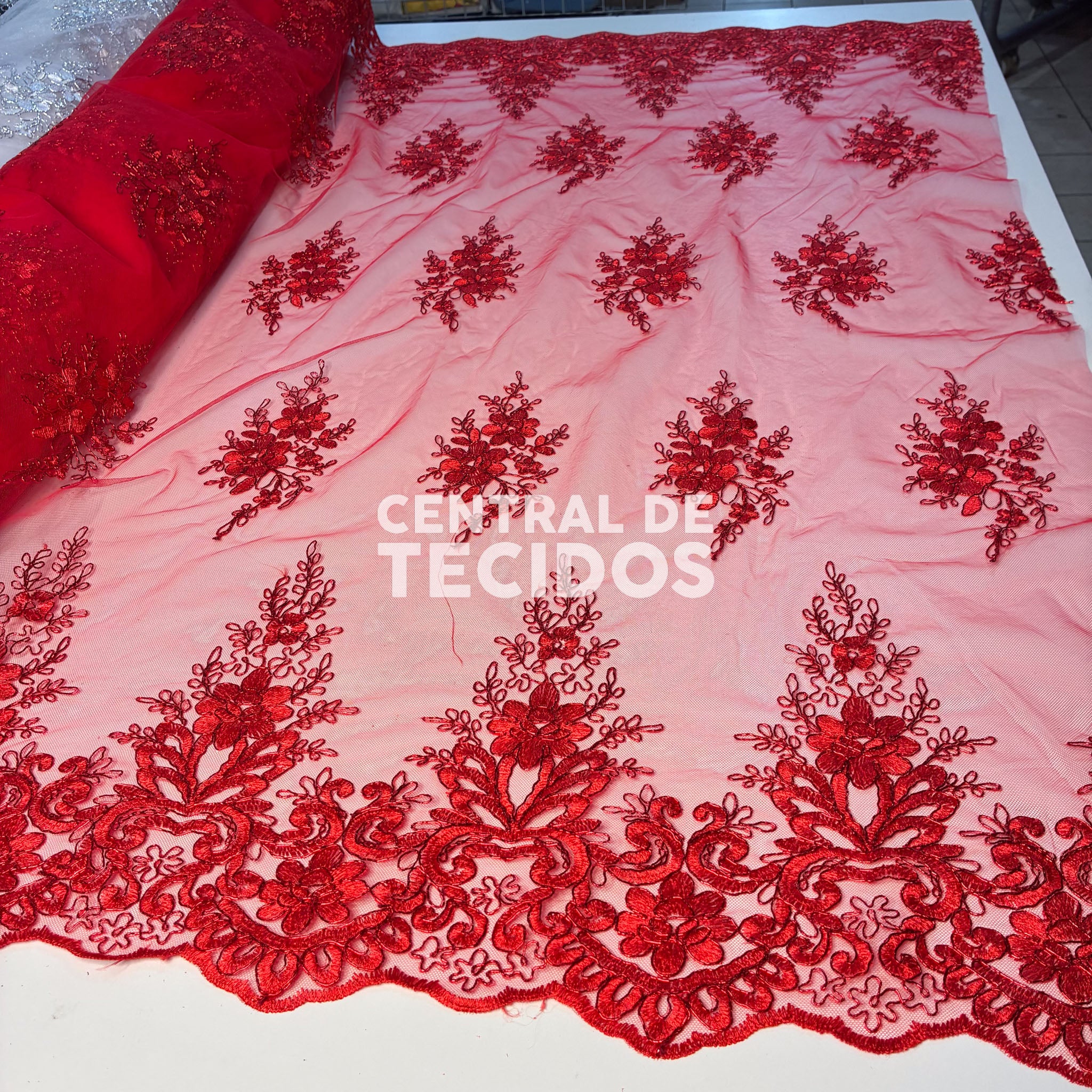 Tule Bordado Metalic Vermelho
